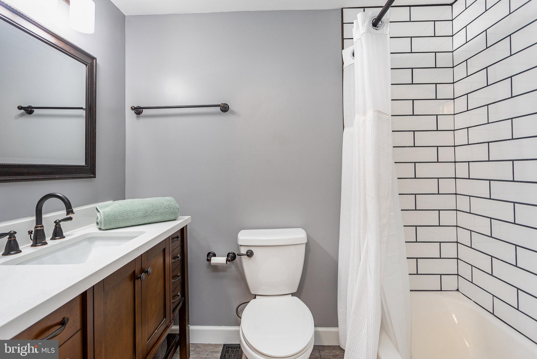 PINEDALE WOODS - Residential