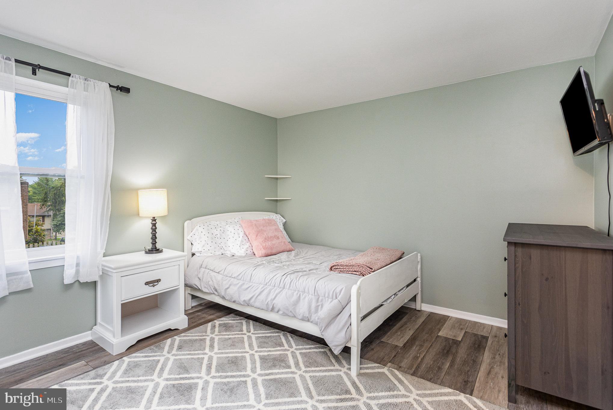 PINEDALE WOODS - Residential