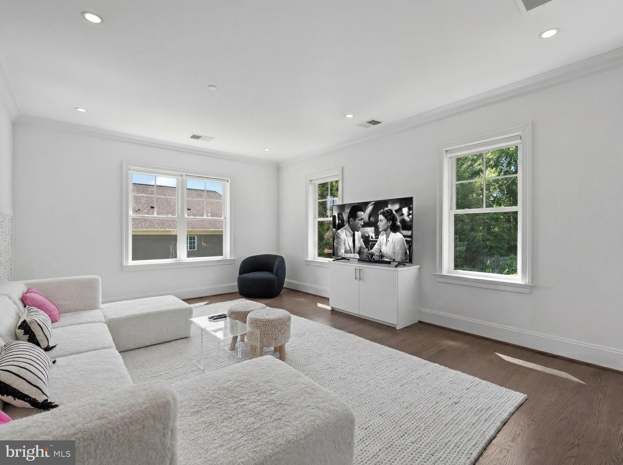 OAKWOOD KNOLLS - Residential