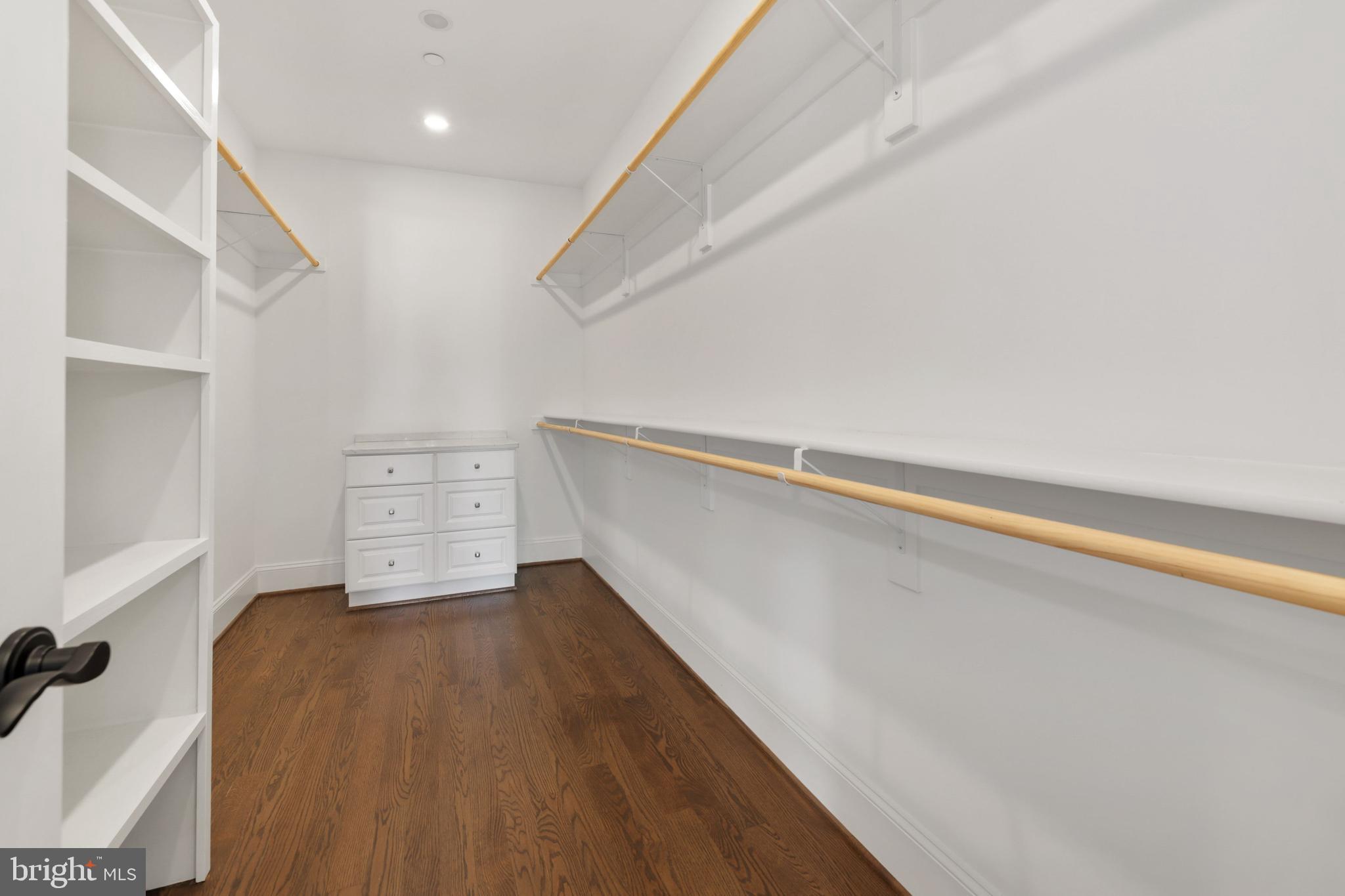 OAKWOOD KNOLLS - Residential