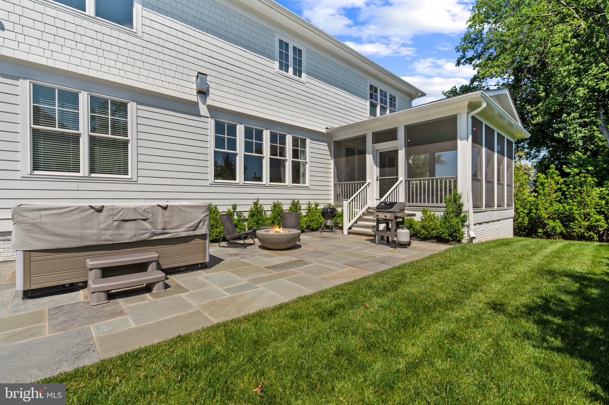 OAKWOOD KNOLLS - Residential
