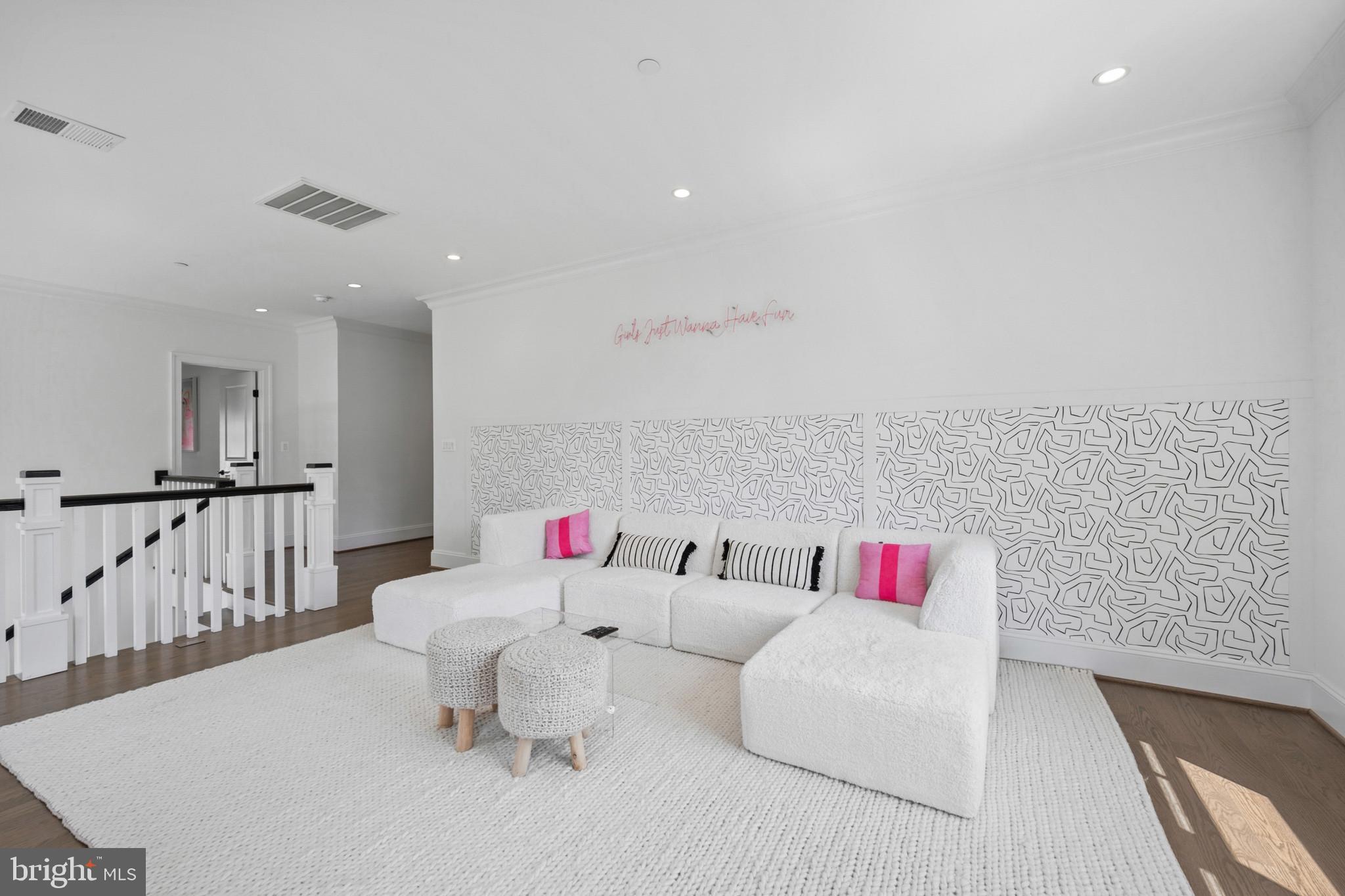 OAKWOOD KNOLLS - Residential