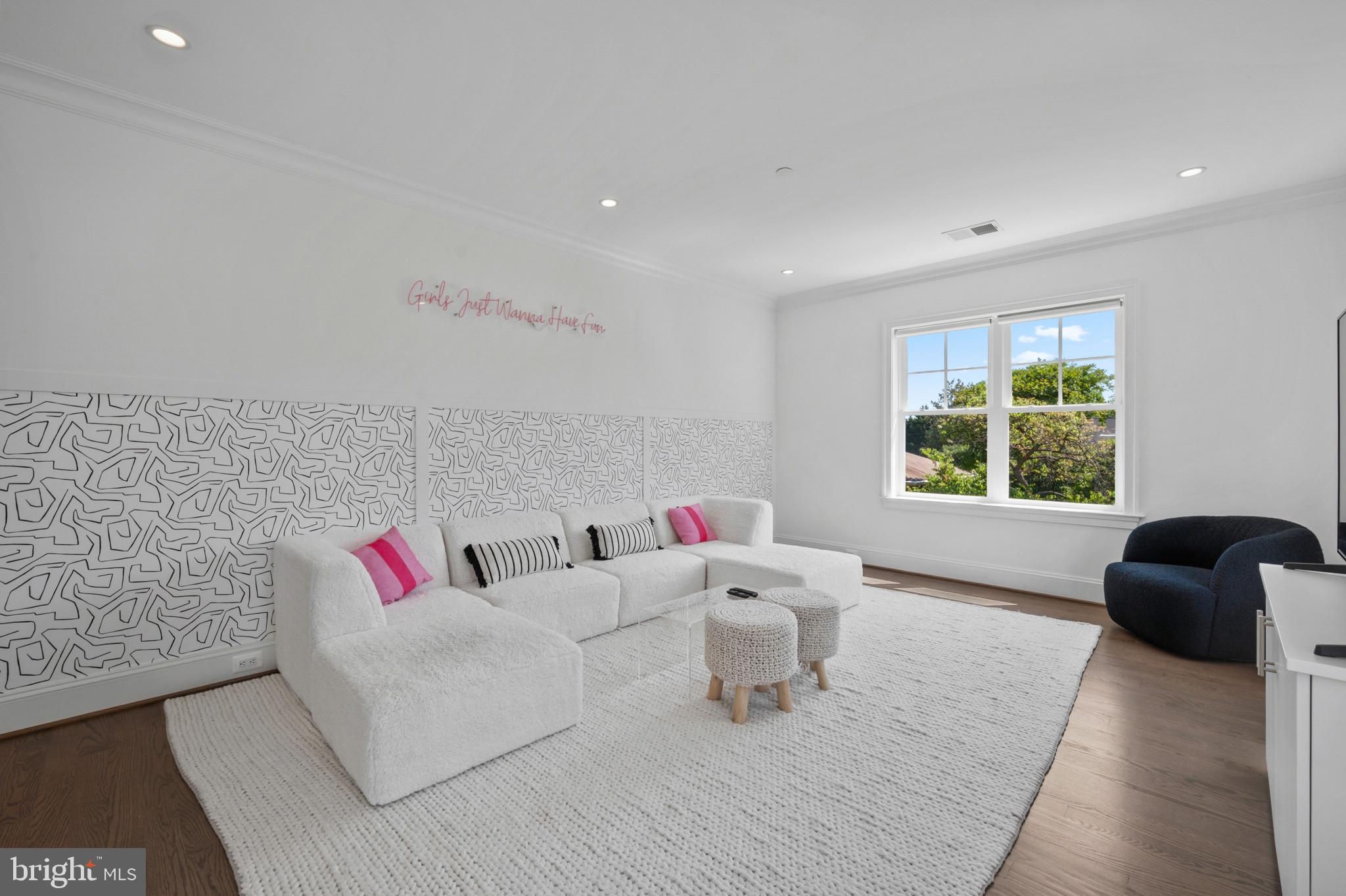 OAKWOOD KNOLLS - Residential