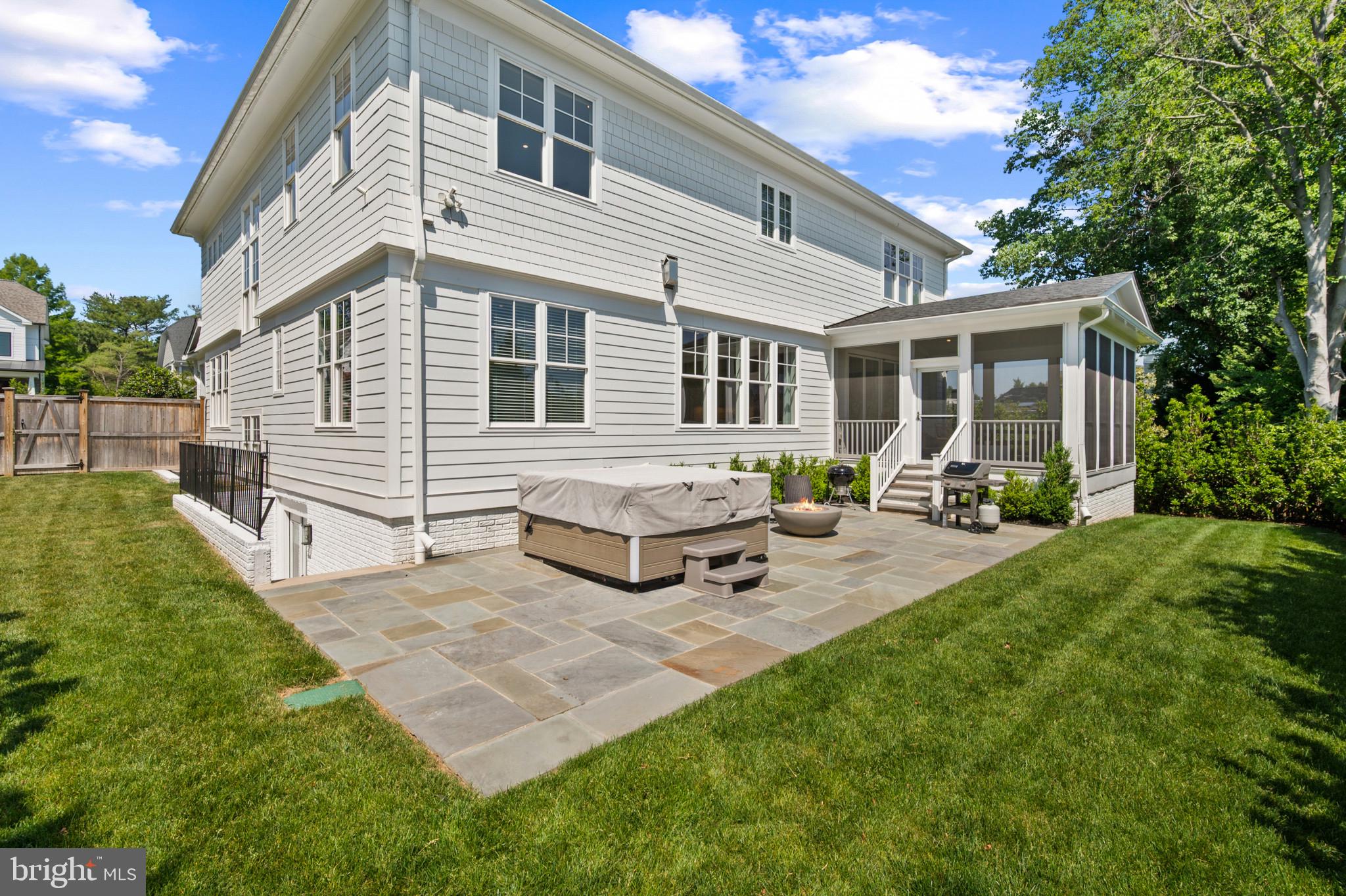 OAKWOOD KNOLLS - Residential