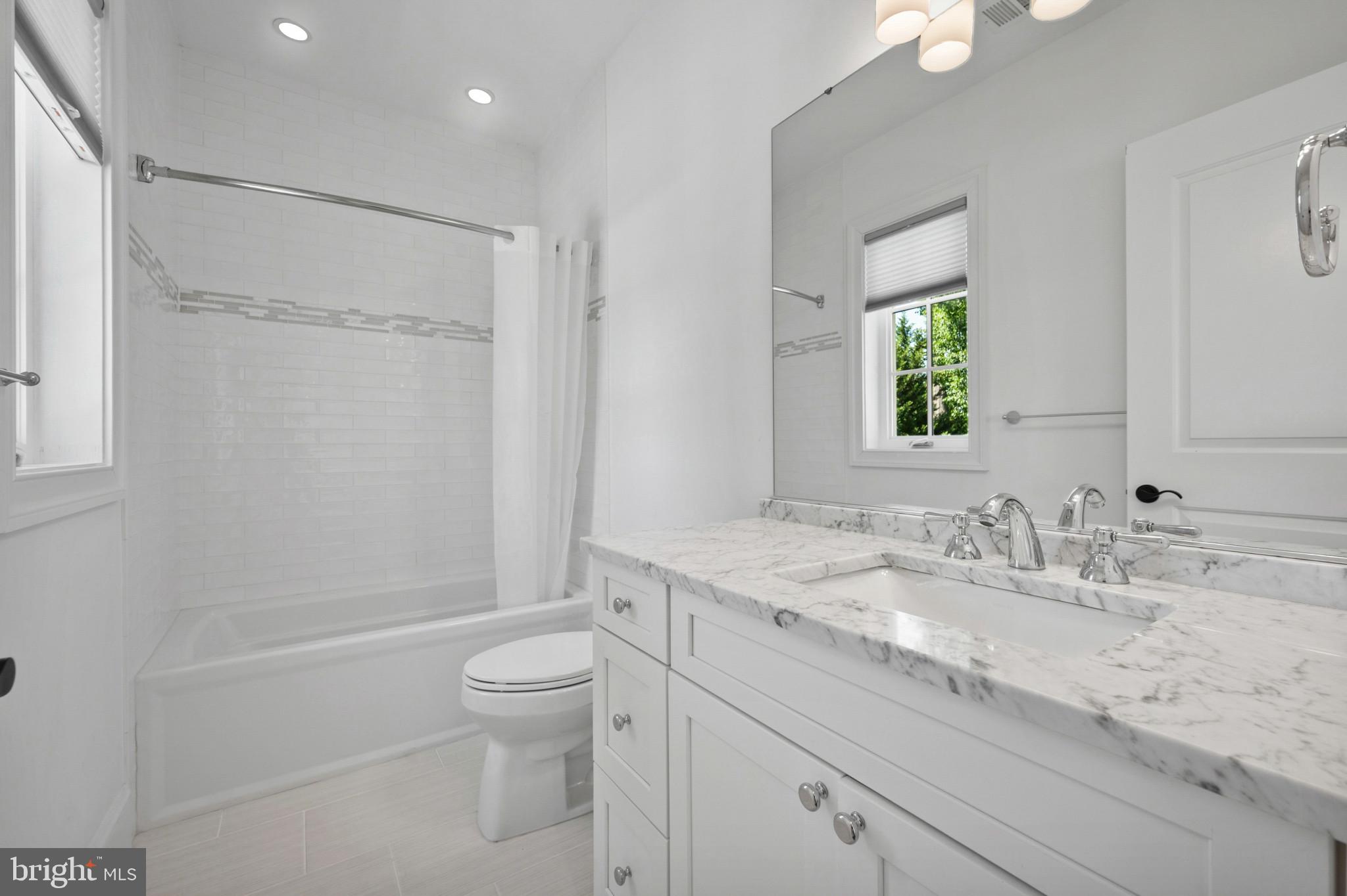 OAKWOOD KNOLLS - Residential