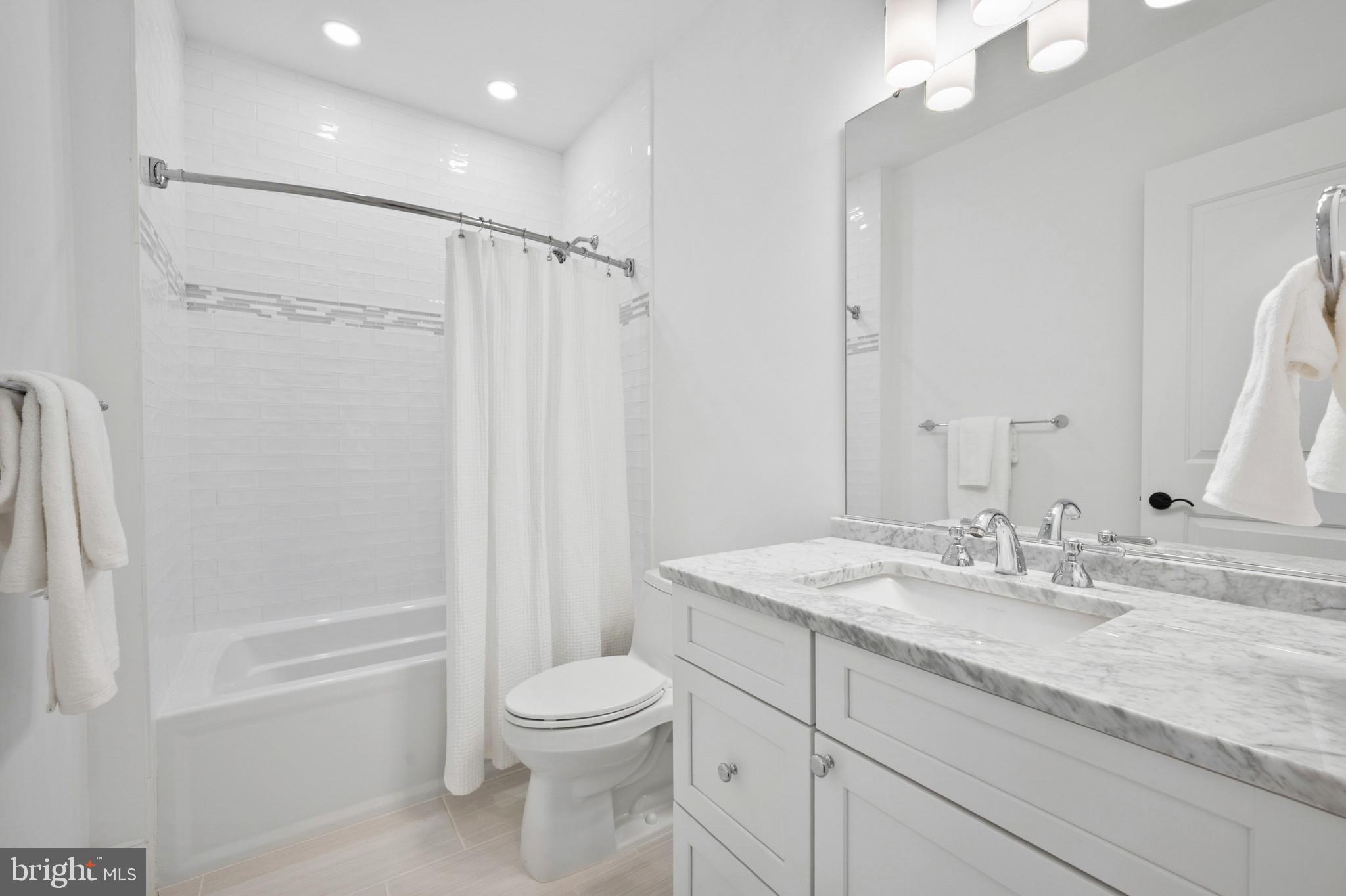 OAKWOOD KNOLLS - Residential