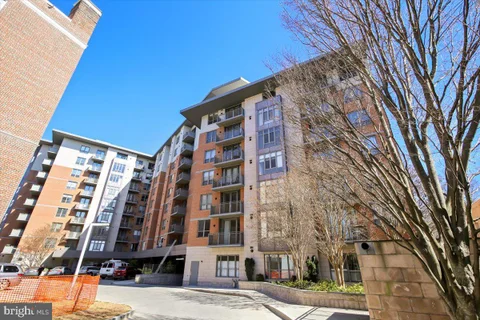MLS: DCDC2281542