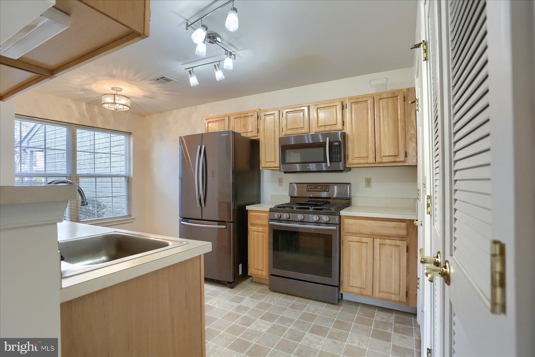 THE RESERVE - Residential Lease