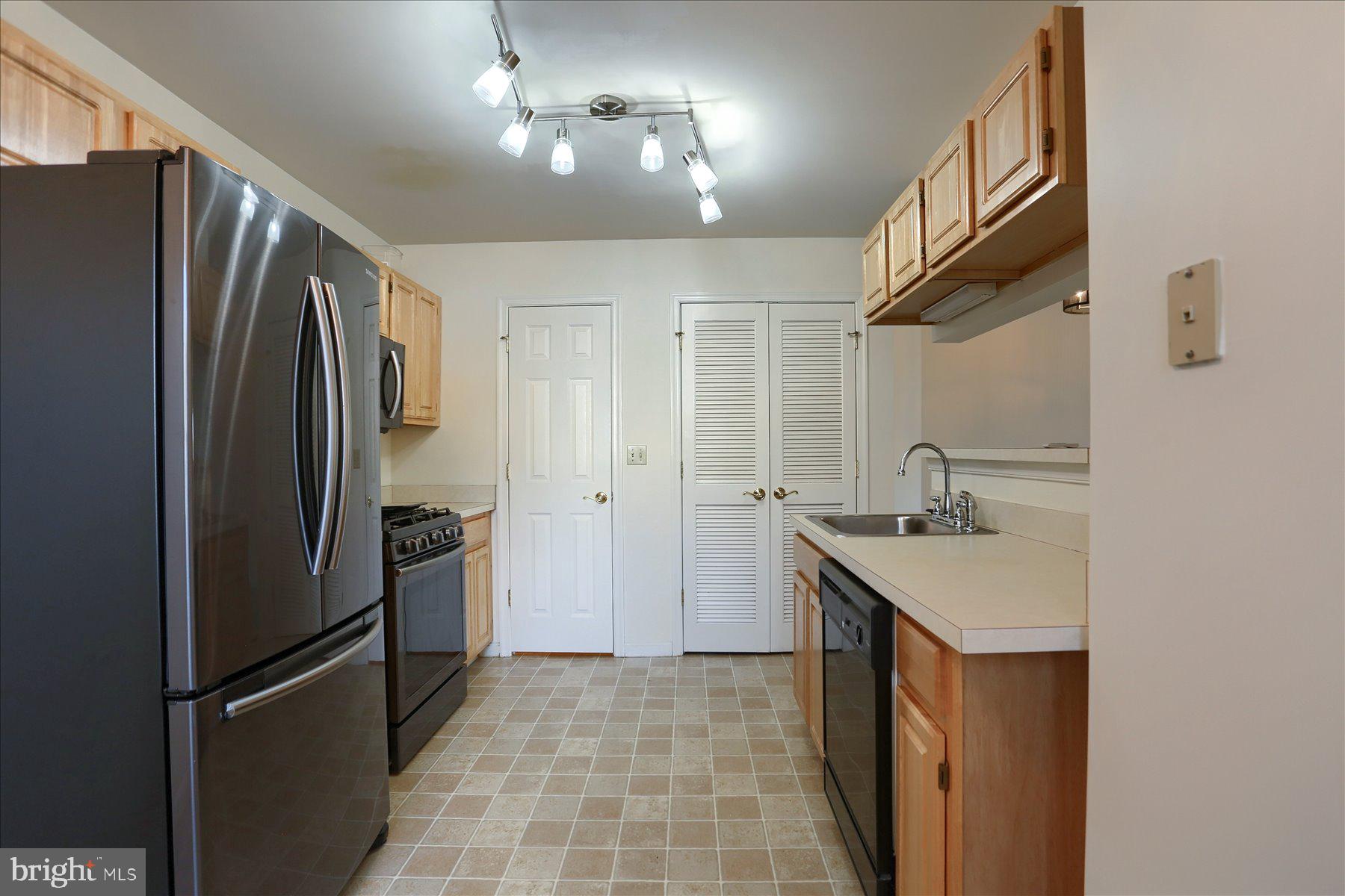 THE RESERVE - Residential Lease