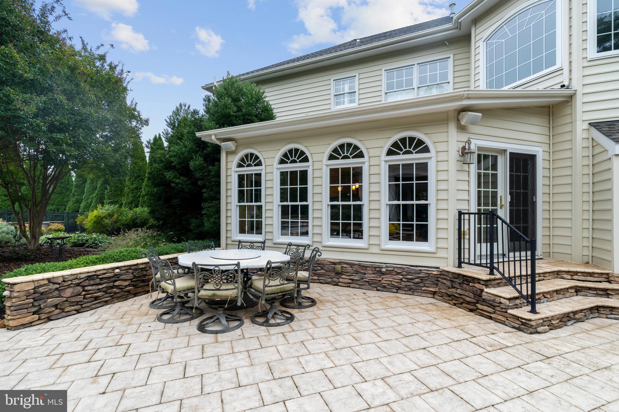 WILLOW CHASE - Residential
