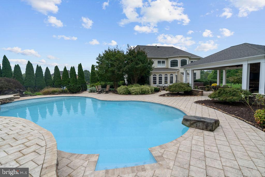 WILLOW CHASE - Residential
