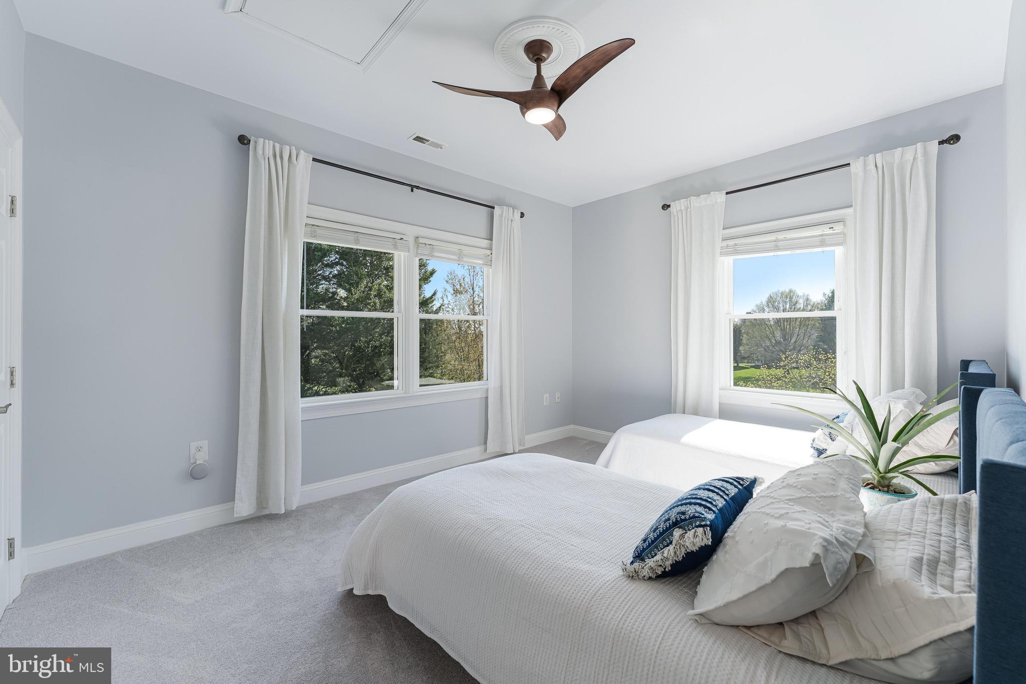 FARMINGTON ON THE GREEN - Residential