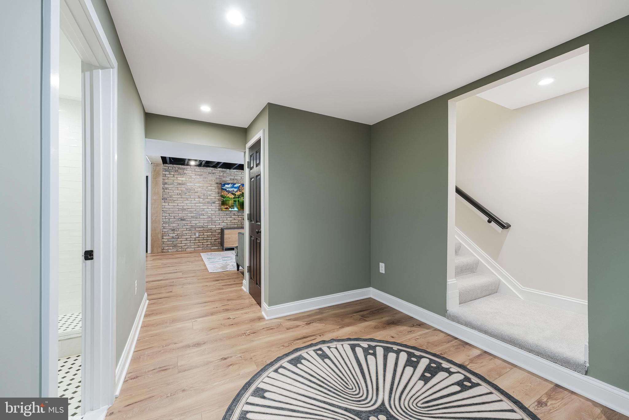 FARMINGTON ON THE GREEN - Residential