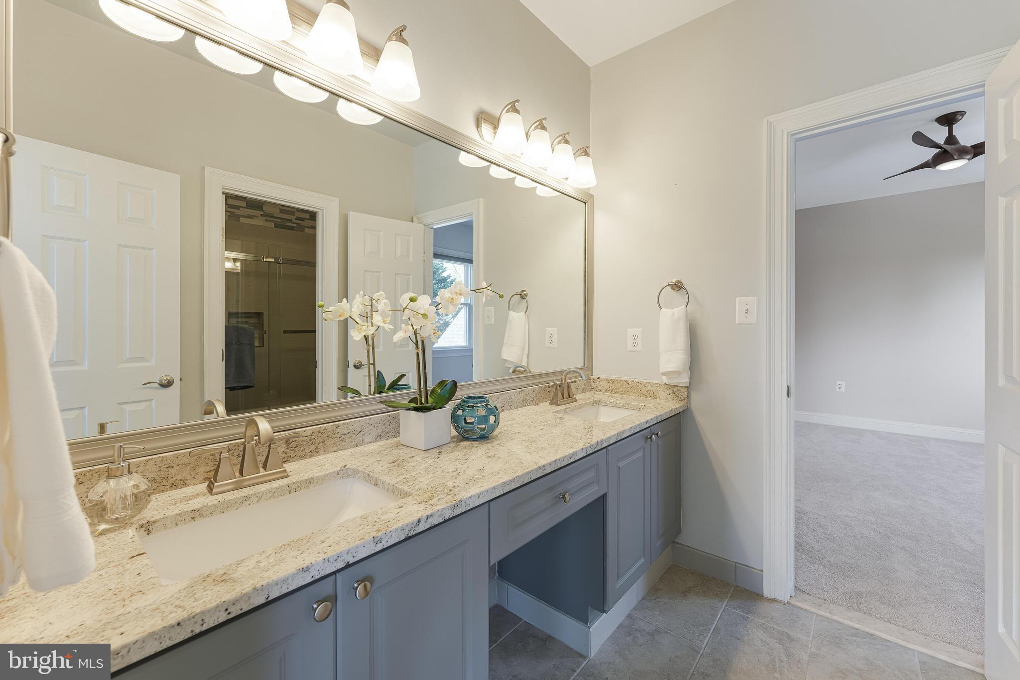 FARMINGTON ON THE GREEN - Residential