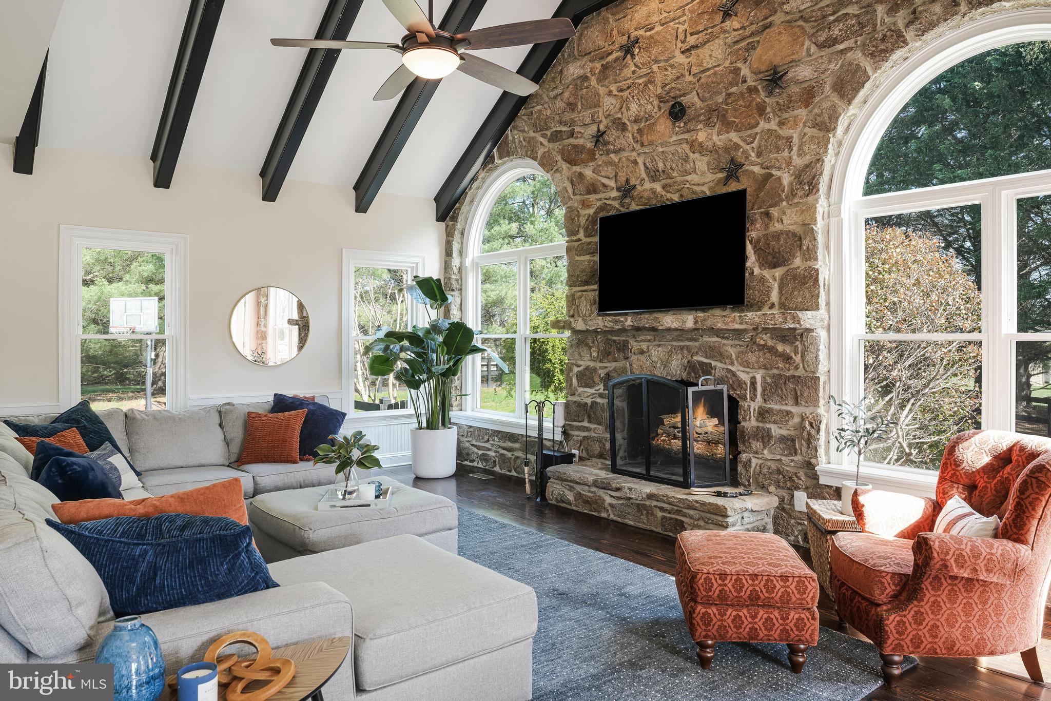 FARMINGTON ON THE GREEN - Residential