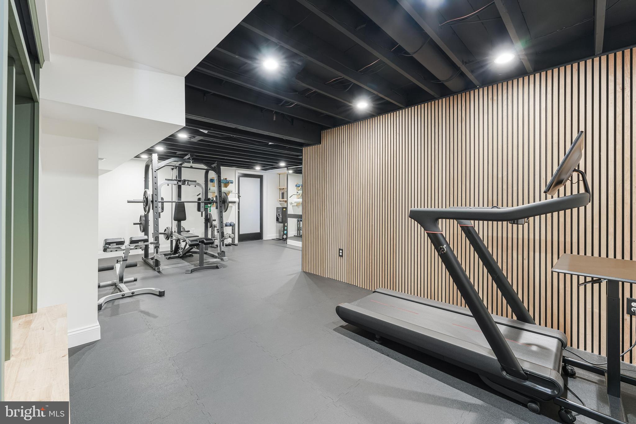 FARMINGTON ON THE GREEN - Residential