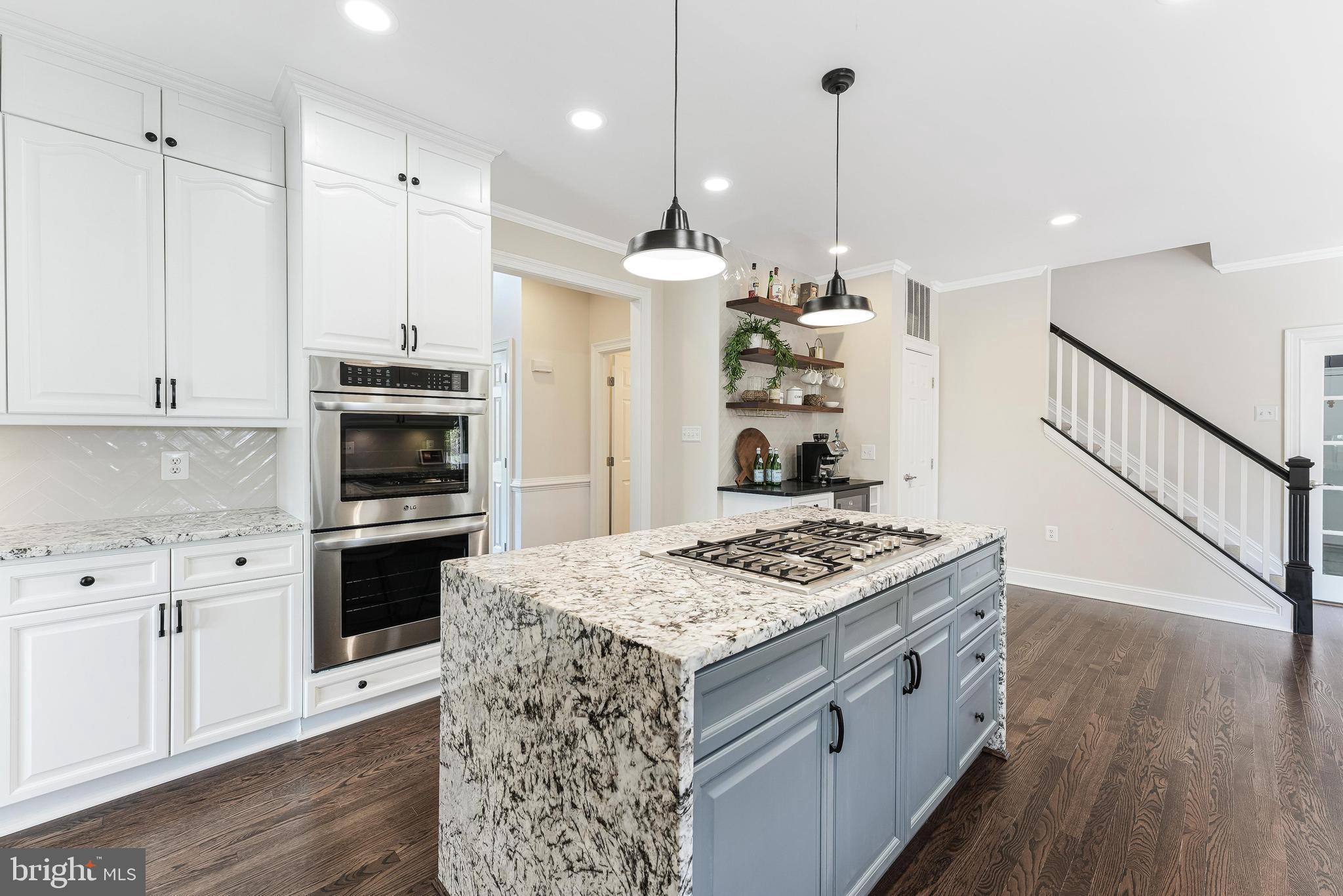 FARMINGTON ON THE GREEN - Residential