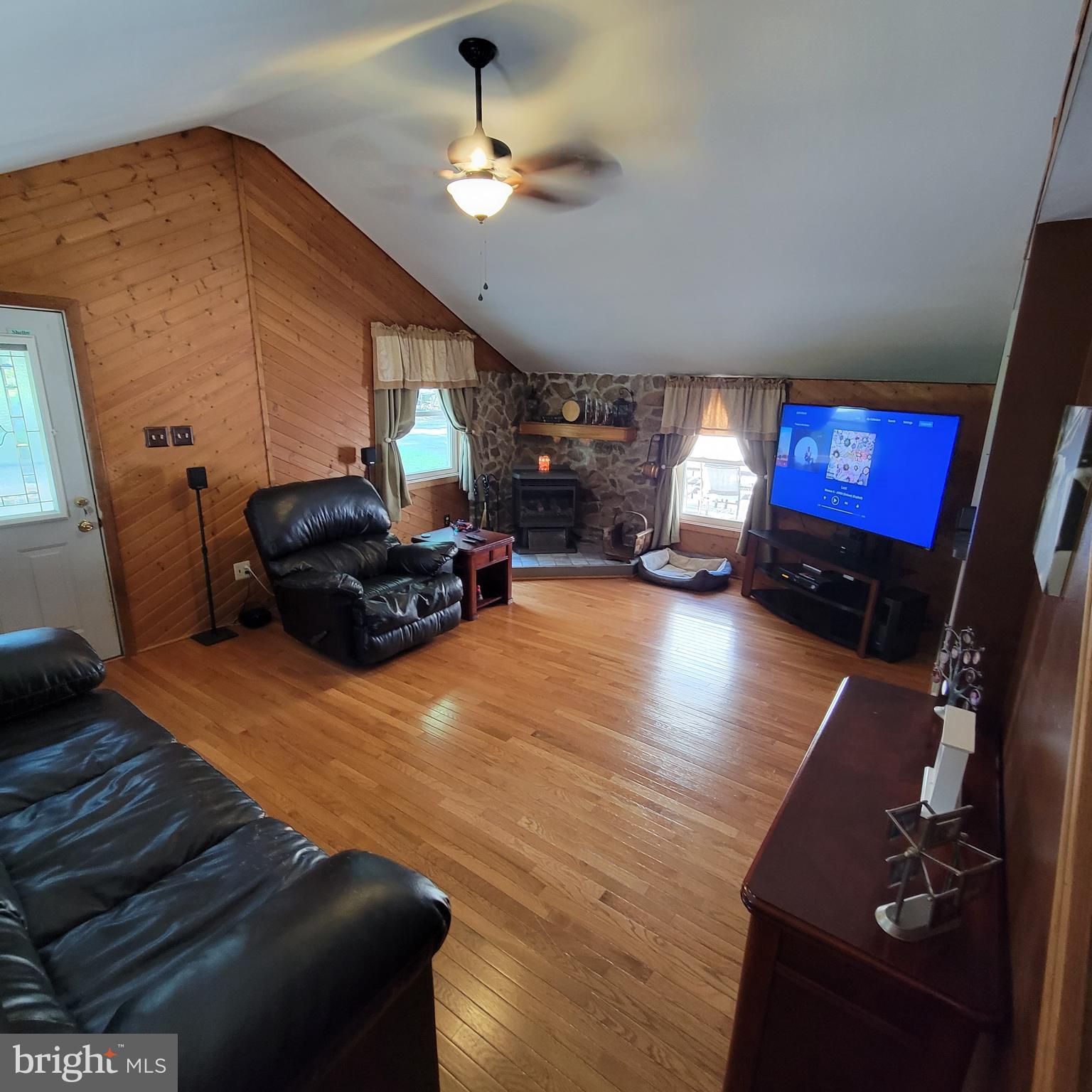 SLEEPY CREEK ORCHARD - Residential