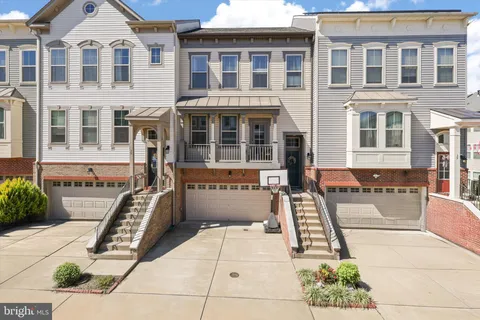 MLS: VAST2048838