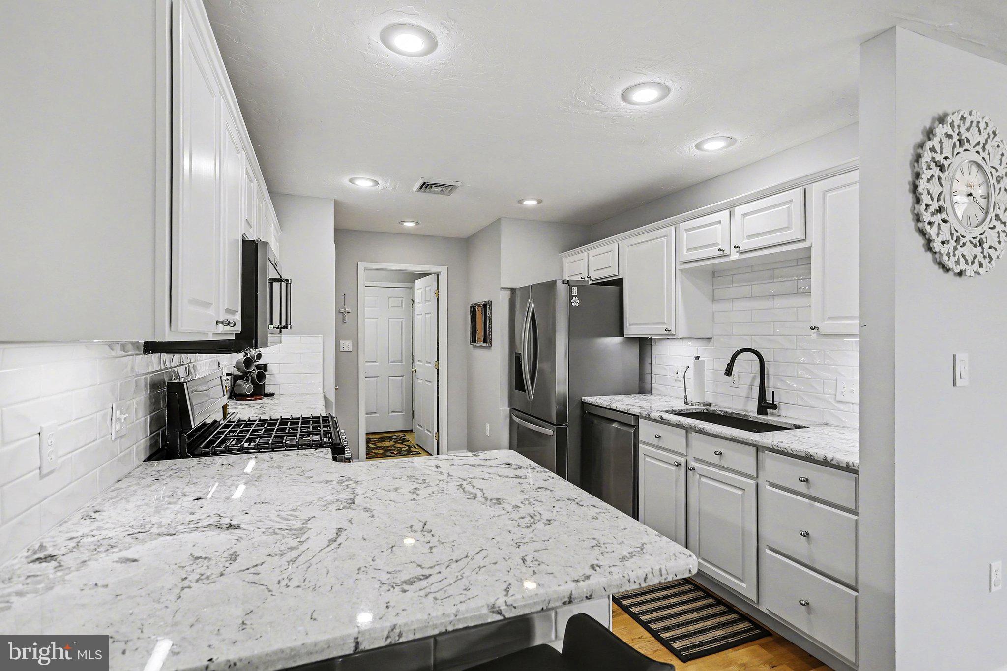 JACKSON HEIGHTS - Residential