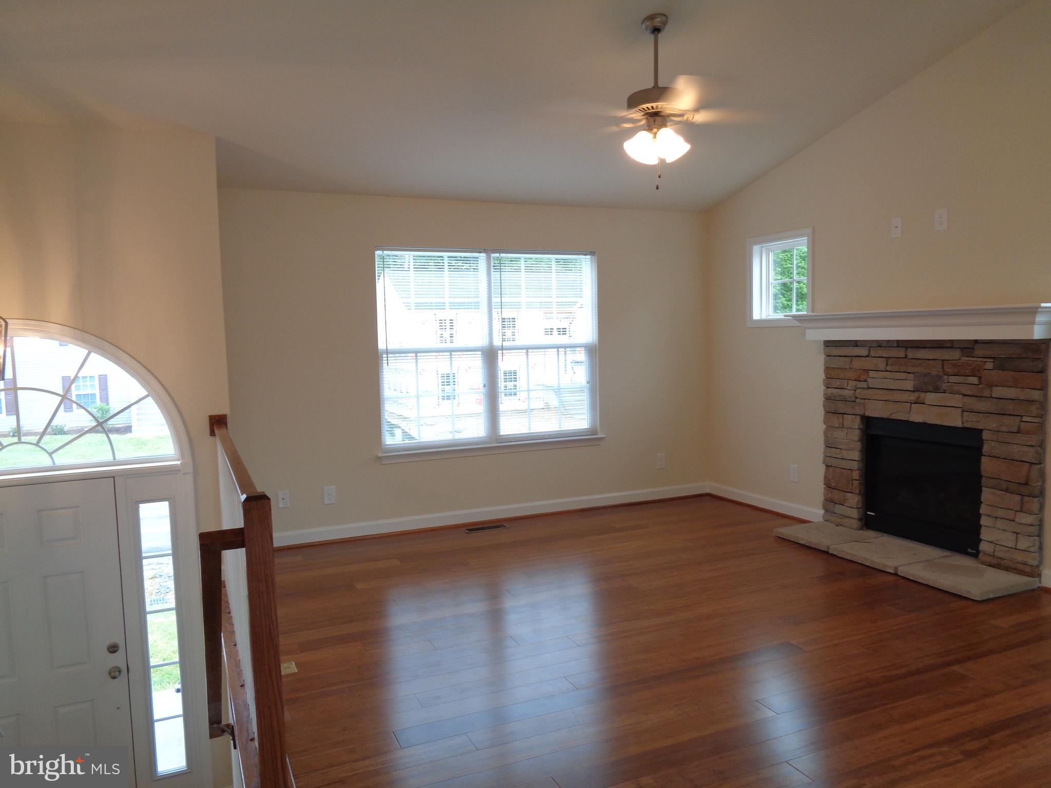 DABNEY WOODS - Residential Lease