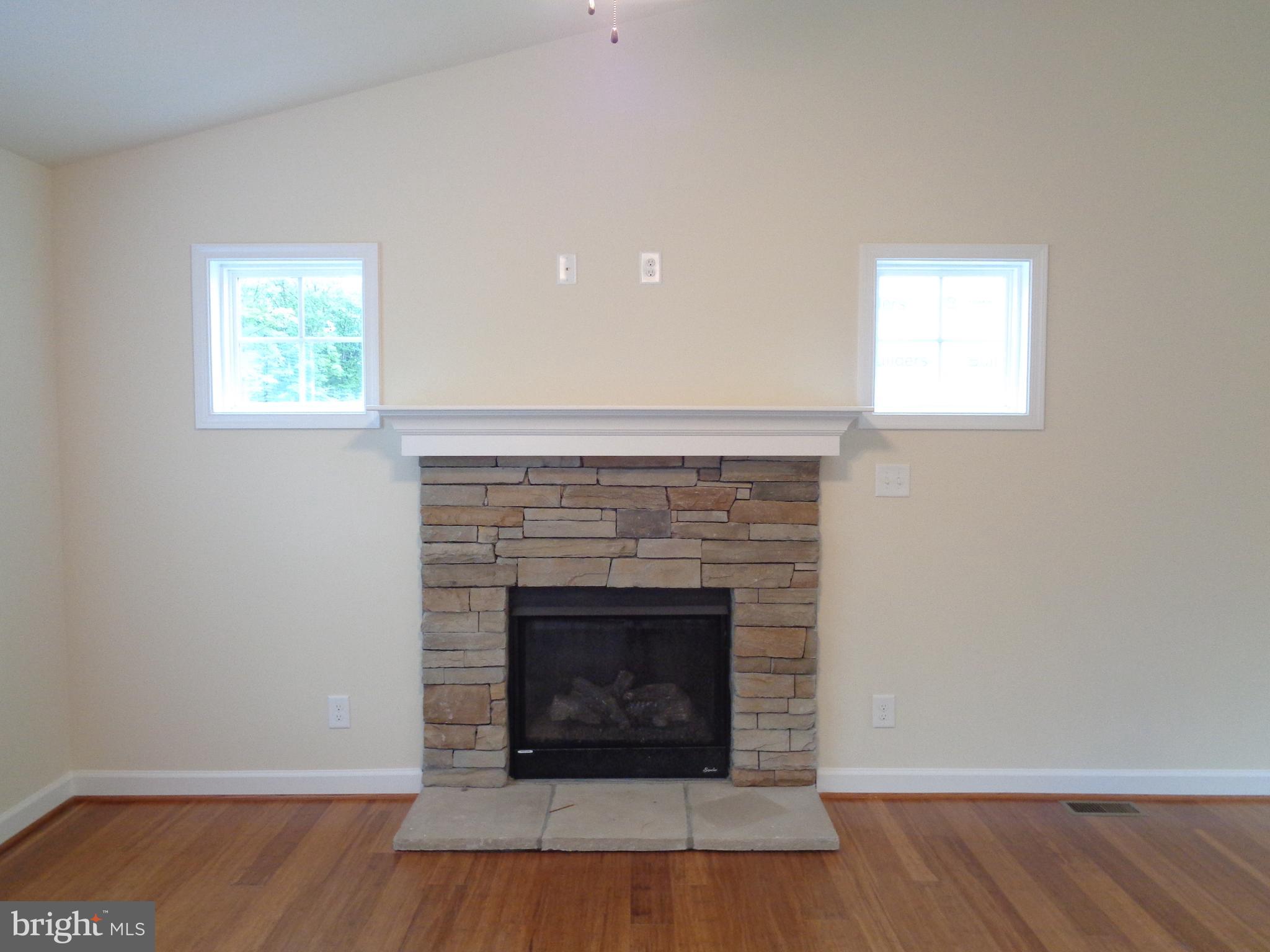 DABNEY WOODS - Residential Lease