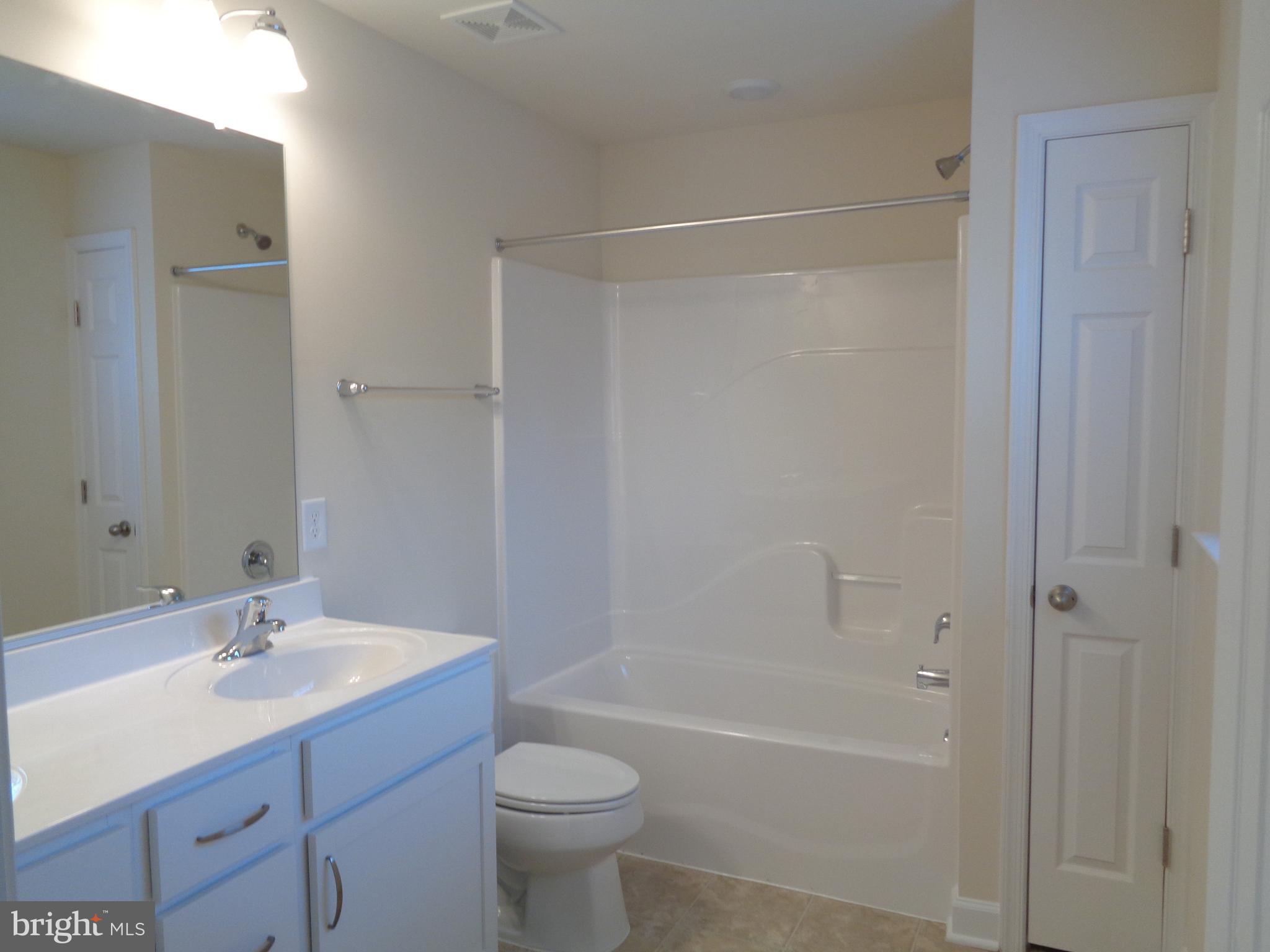 DABNEY WOODS - Residential Lease