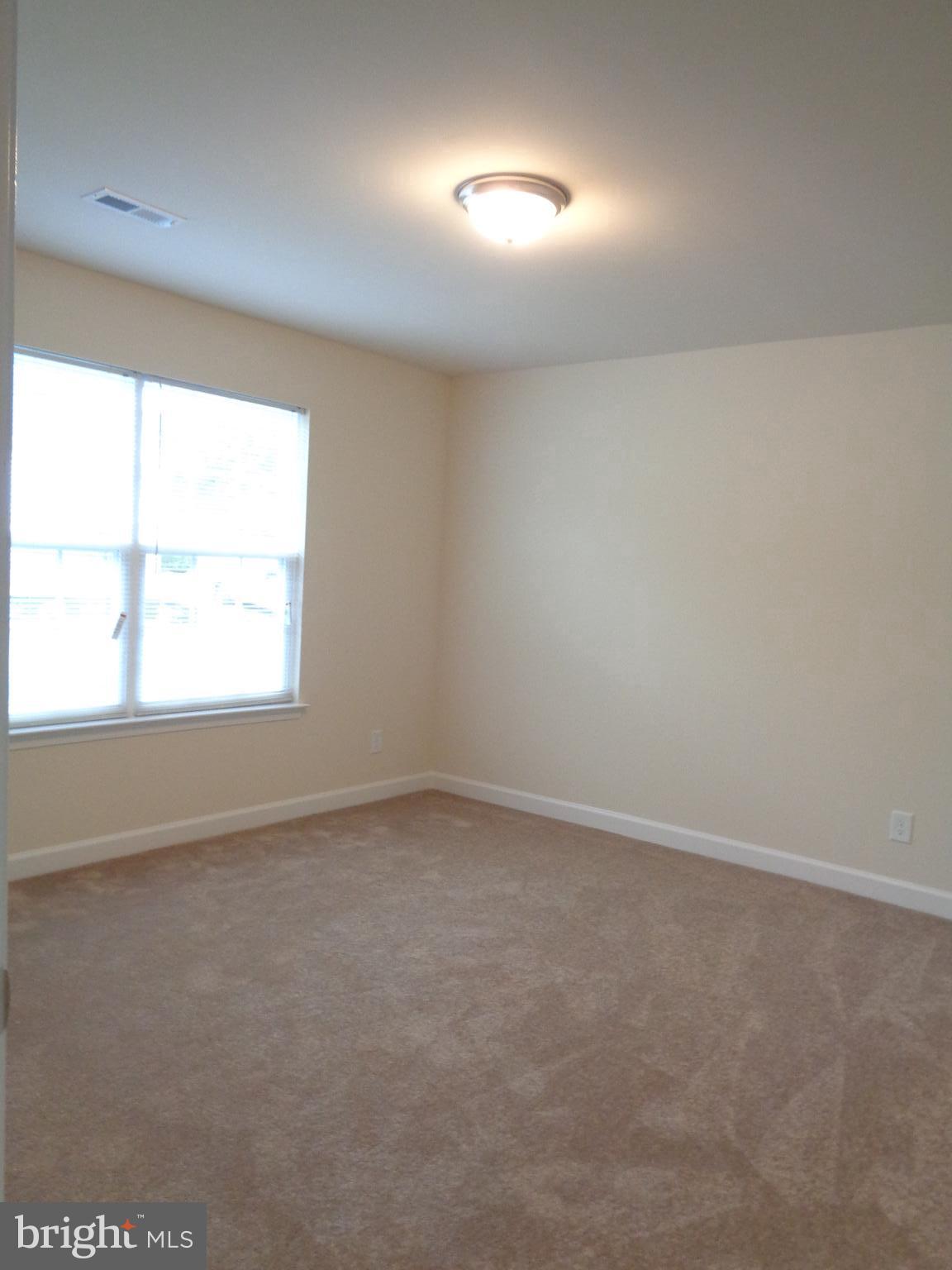 DABNEY WOODS - Residential Lease