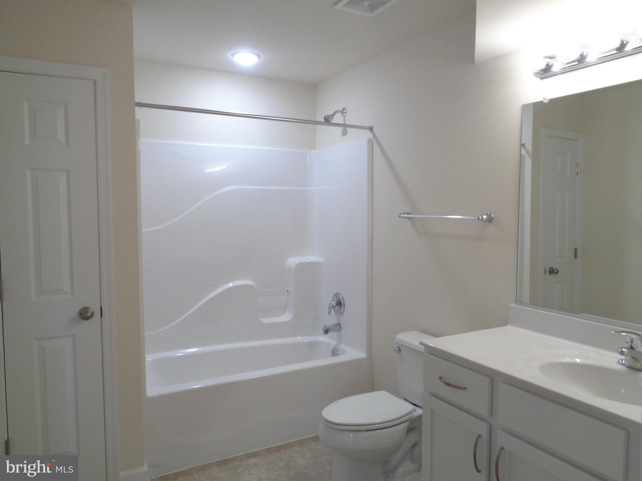 DABNEY WOODS - Residential Lease