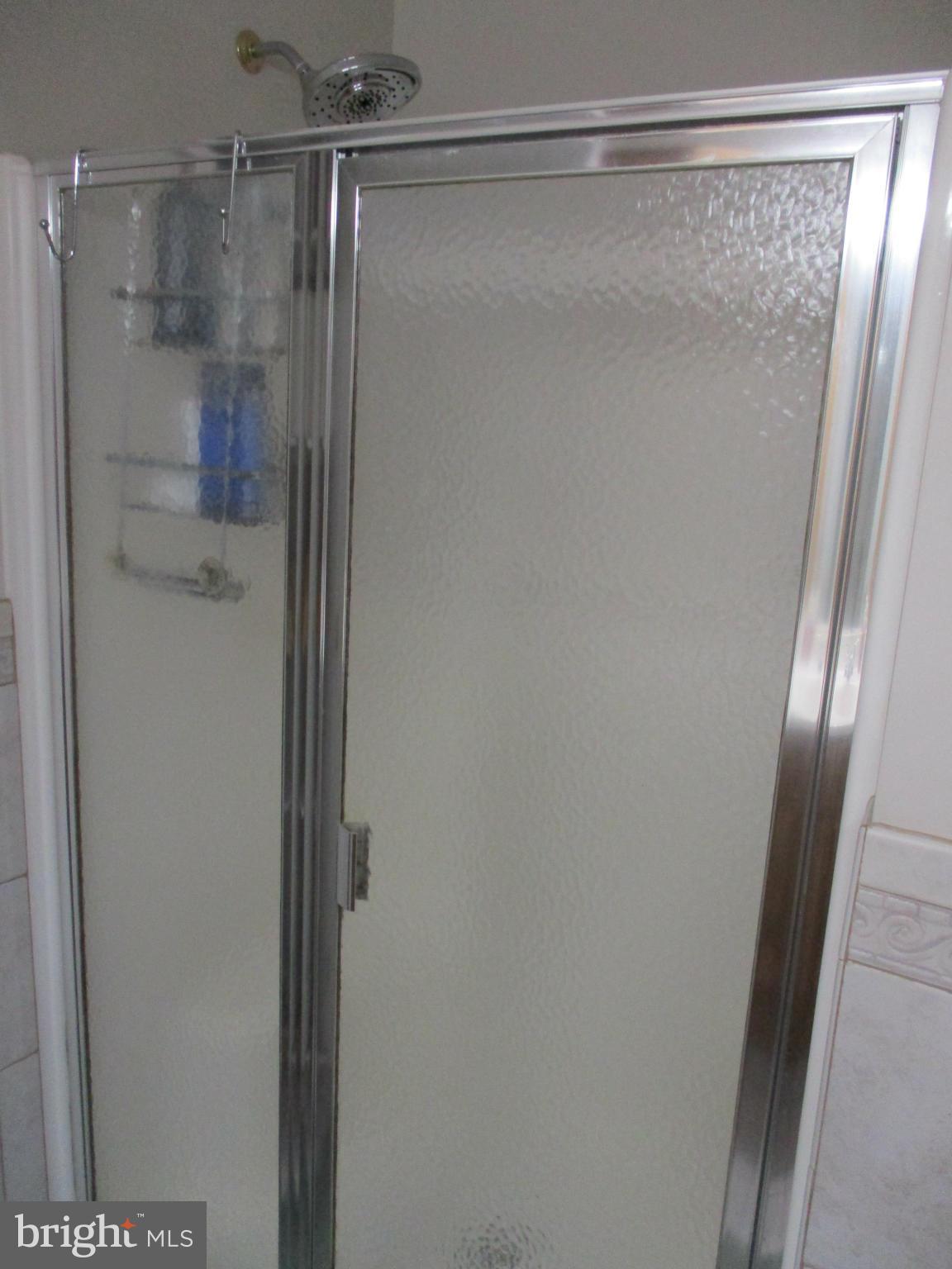 COUNTRY ROAD ESTATES - Residential Lease