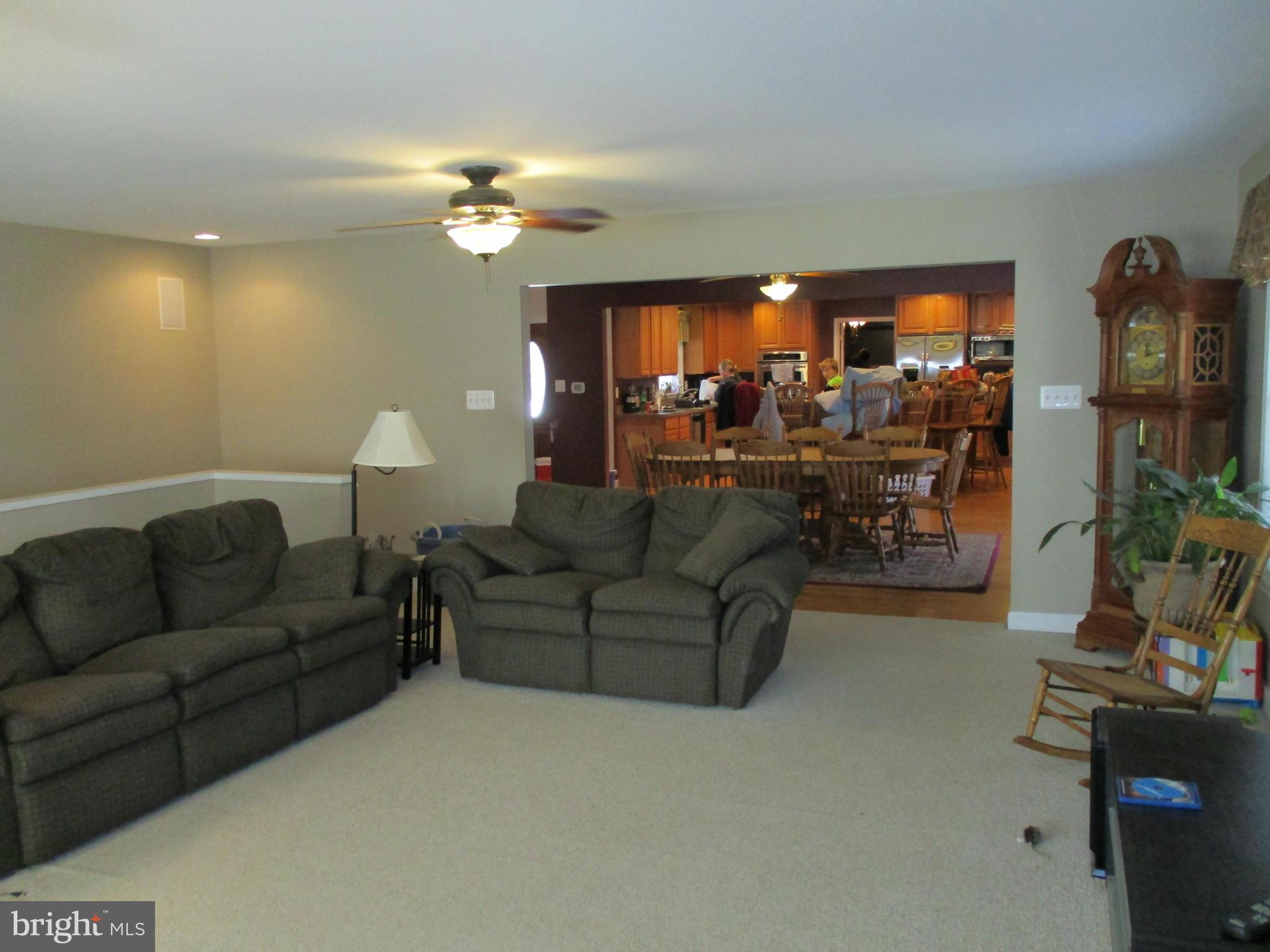 COUNTRY ROAD ESTATES - Residential Lease