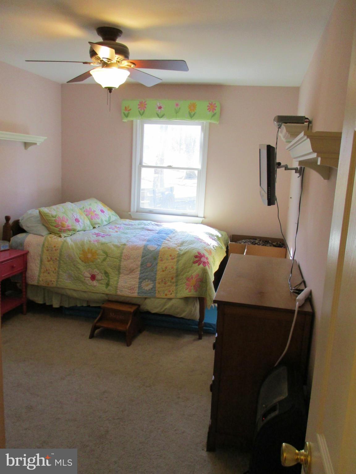 COUNTRY ROAD ESTATES - Residential Lease