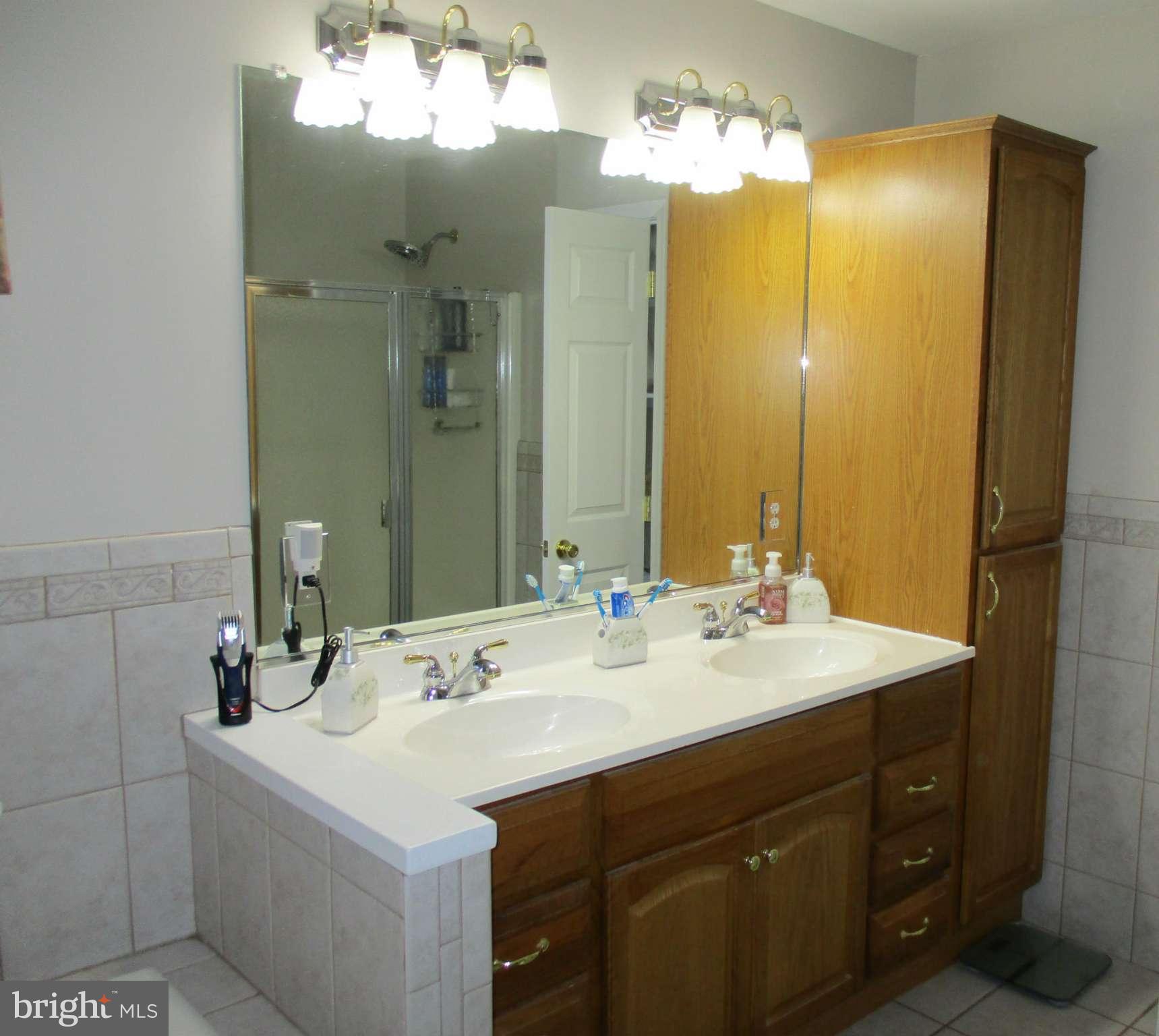 COUNTRY ROAD ESTATES - Residential Lease