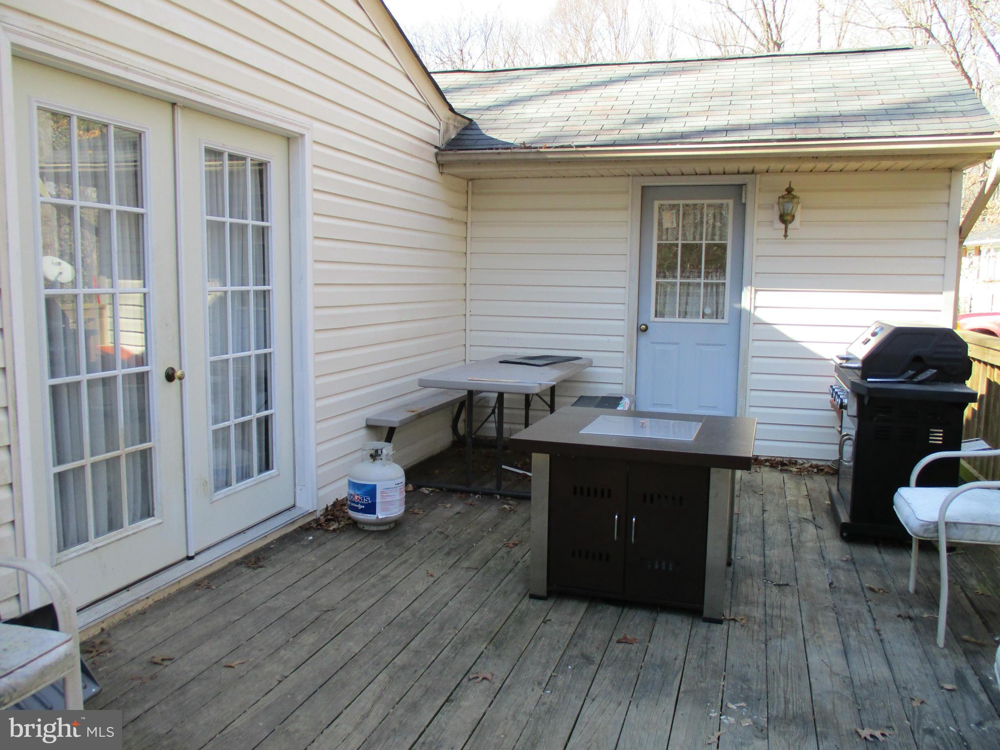 COUNTRY ROAD ESTATES - Residential Lease