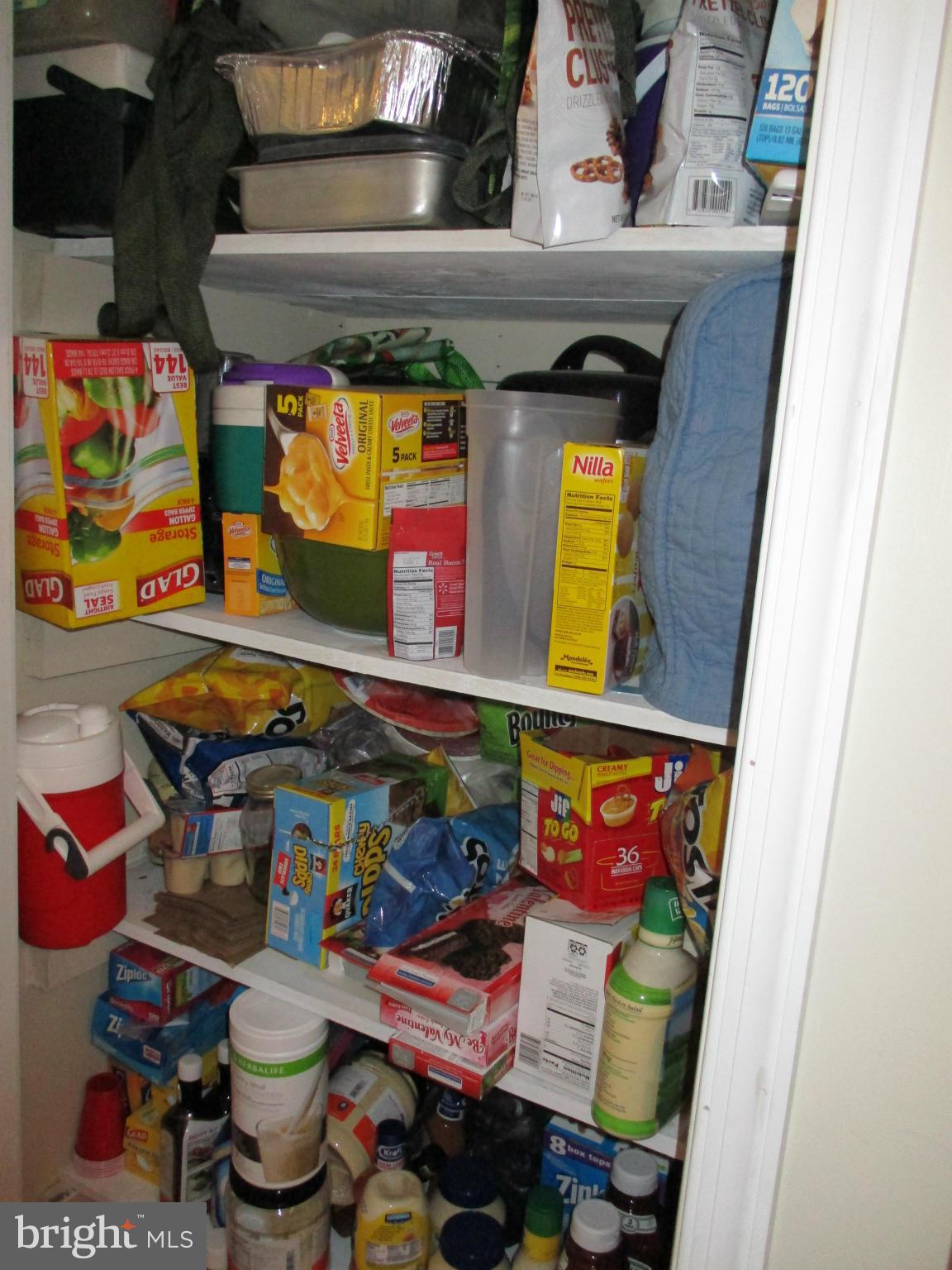 COUNTRY ROAD ESTATES - Residential Lease