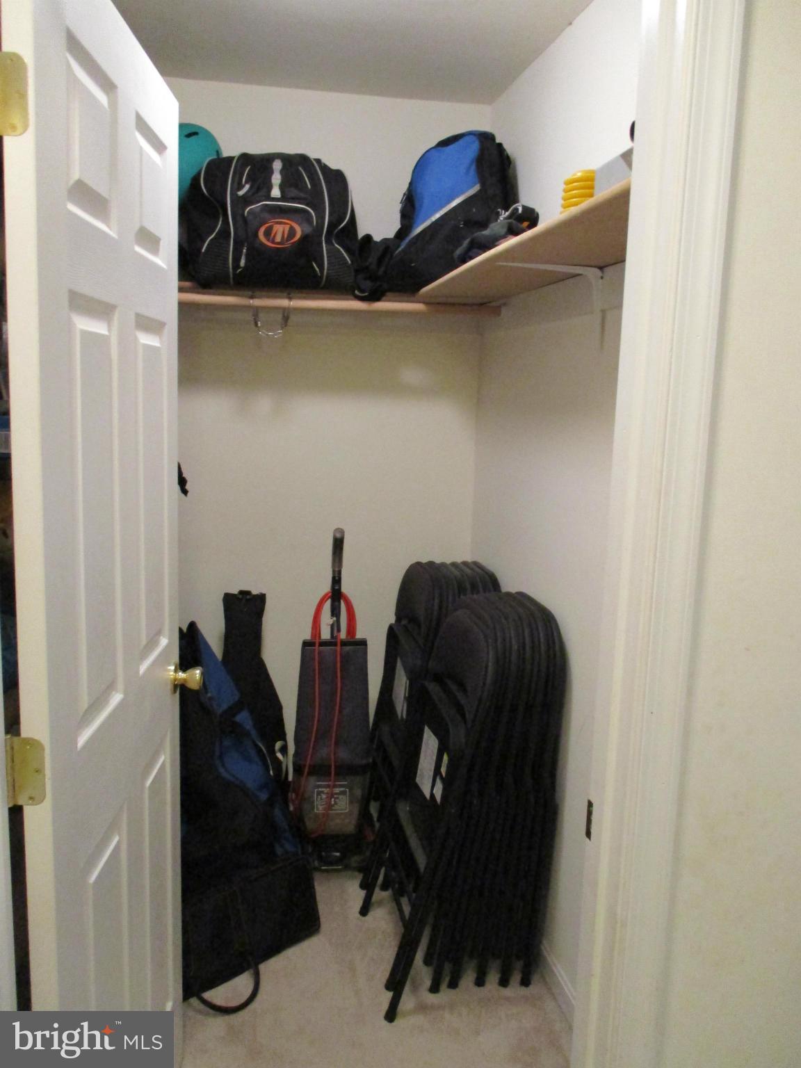 COUNTRY ROAD ESTATES - Residential Lease