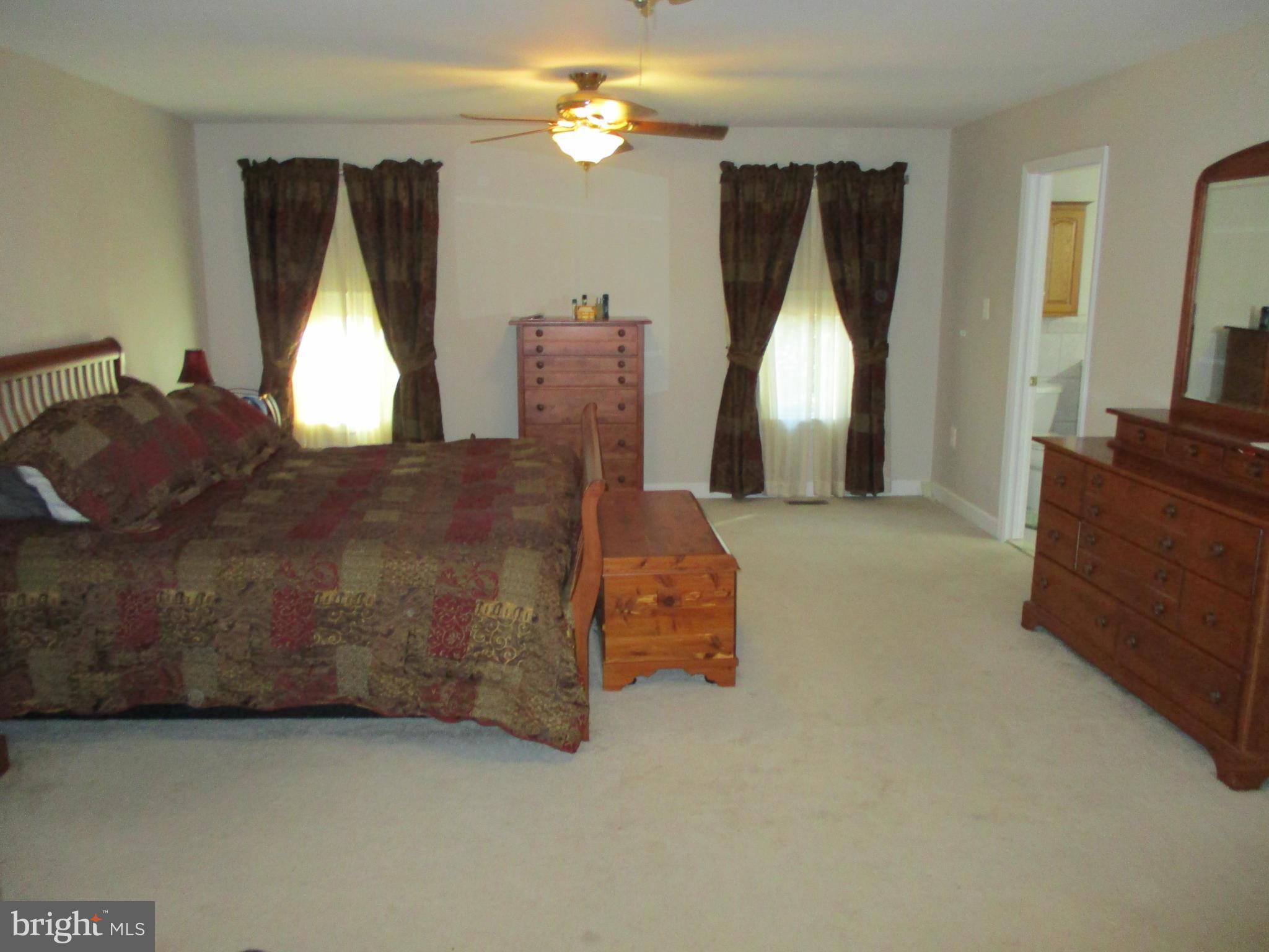 COUNTRY ROAD ESTATES - Residential Lease