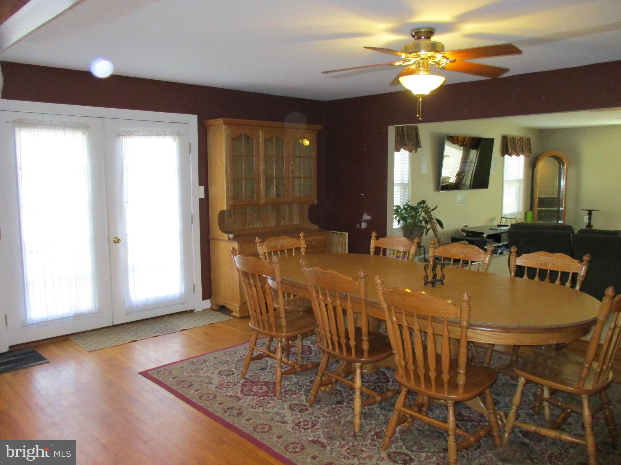 COUNTRY ROAD ESTATES - Residential Lease