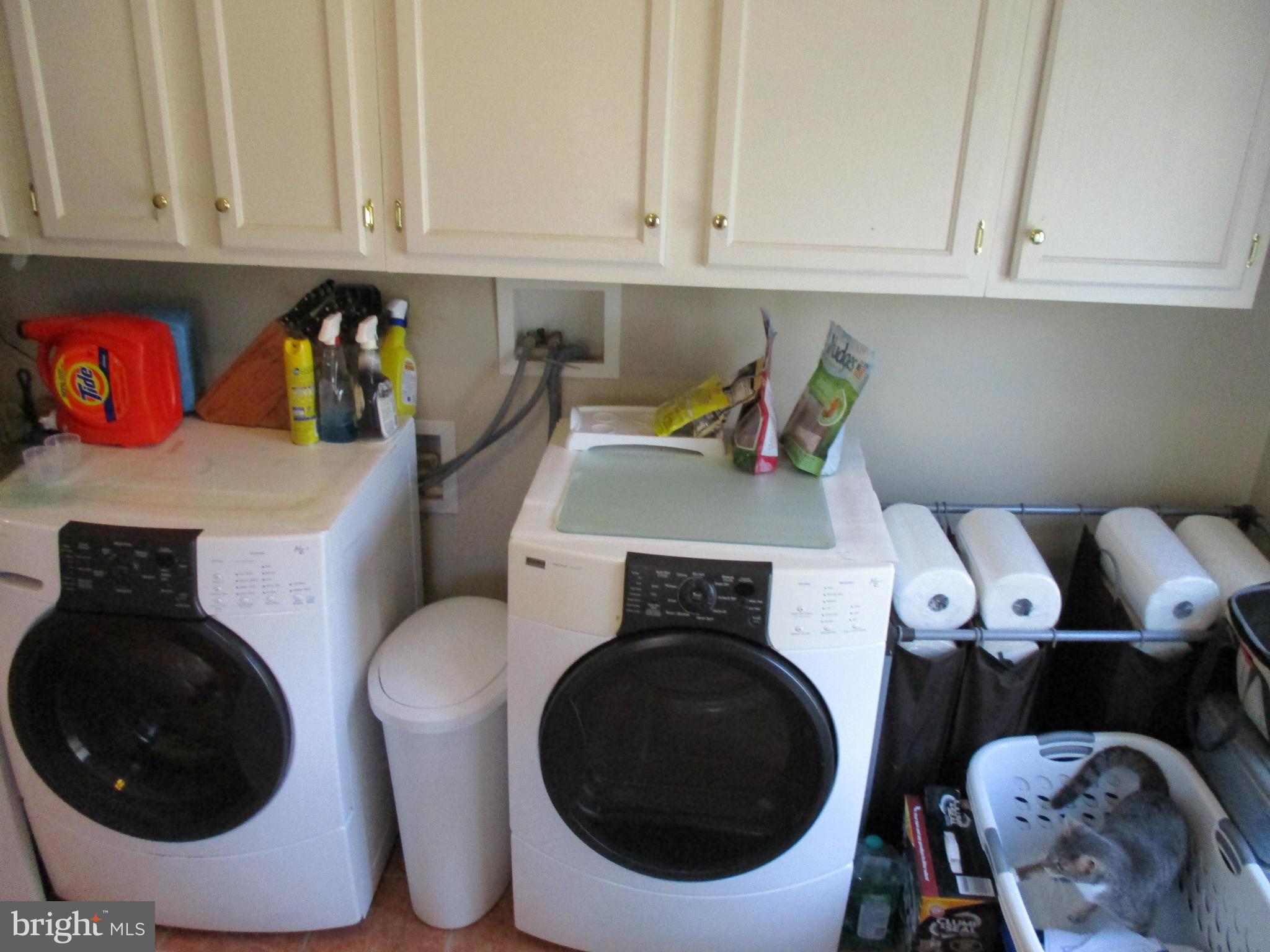 COUNTRY ROAD ESTATES - Residential Lease