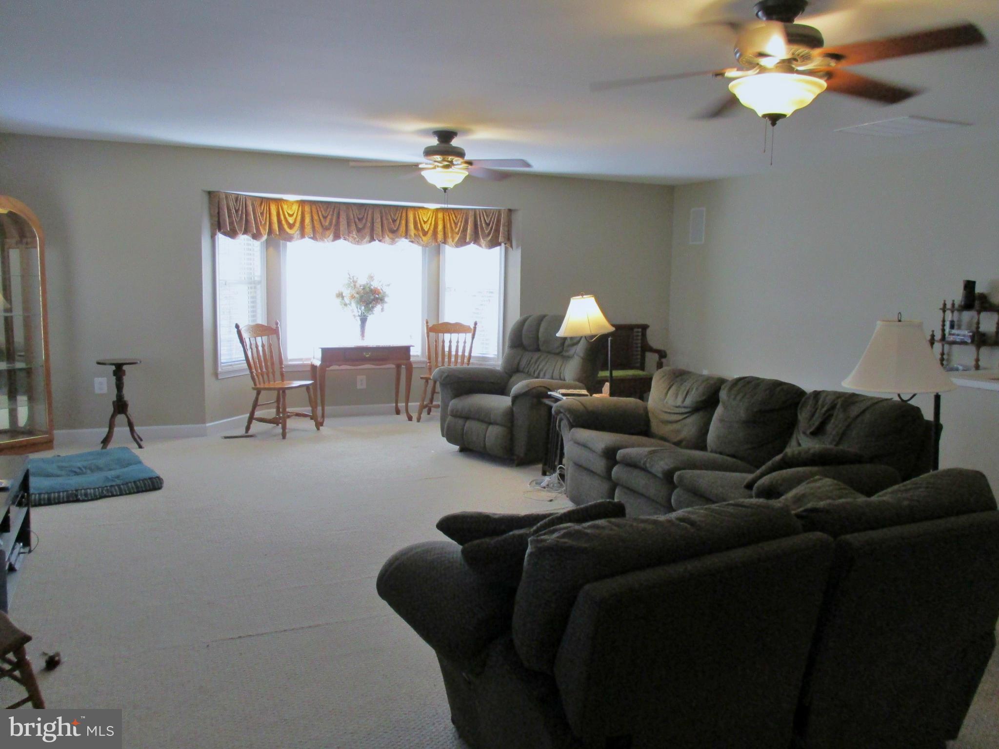 COUNTRY ROAD ESTATES - Residential Lease