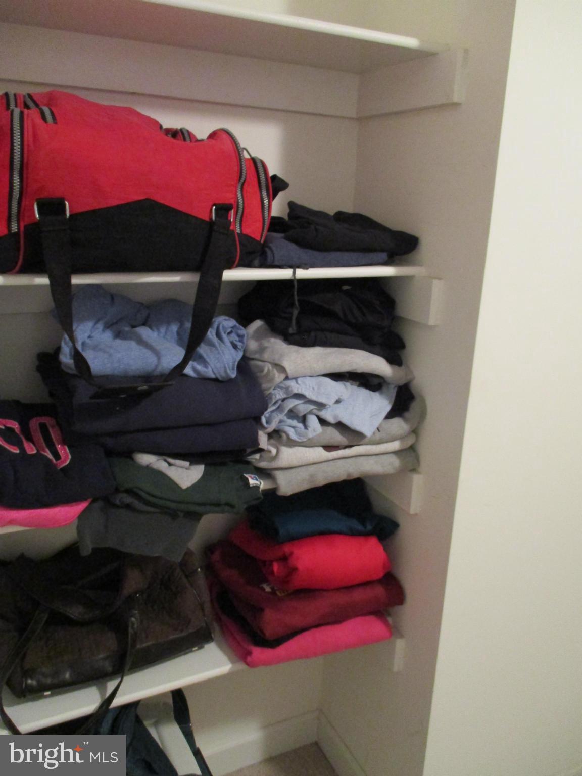 COUNTRY ROAD ESTATES - Residential Lease