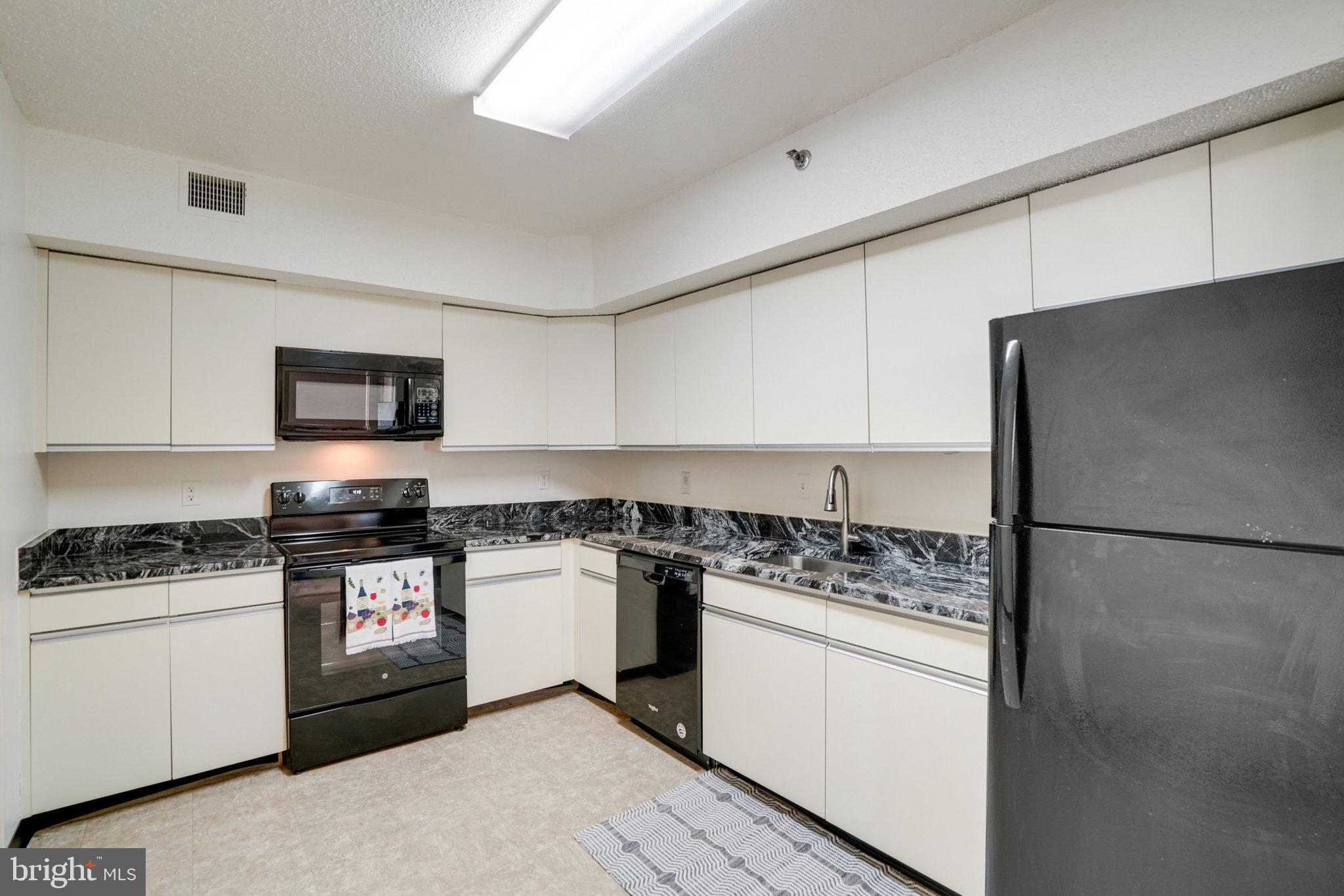 BARKLEY CONDO - Residential