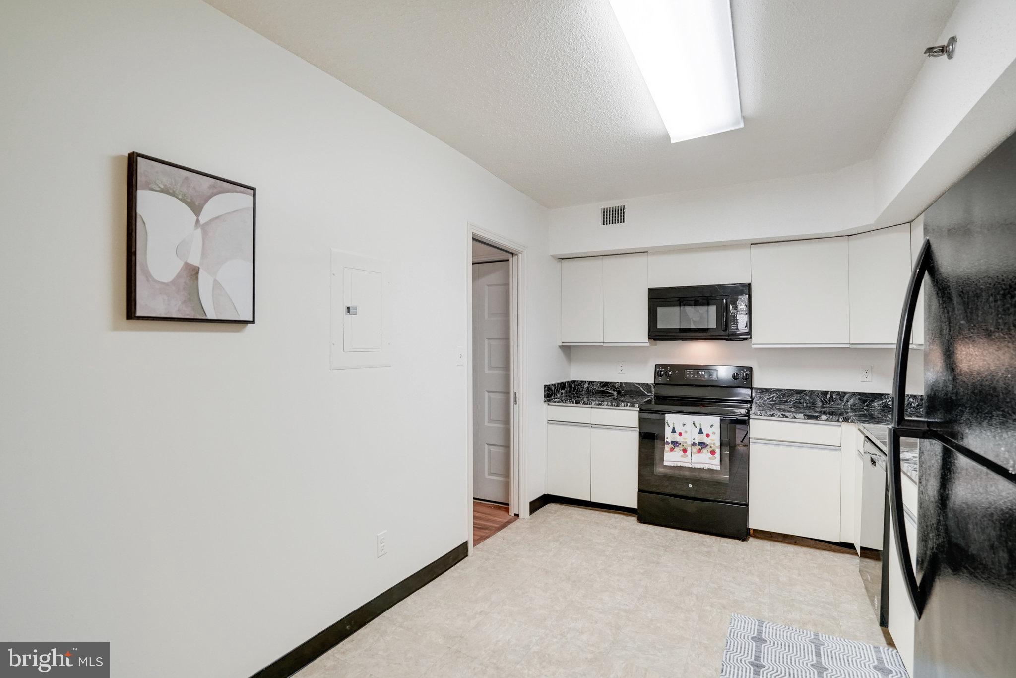 BARKLEY CONDO - Residential