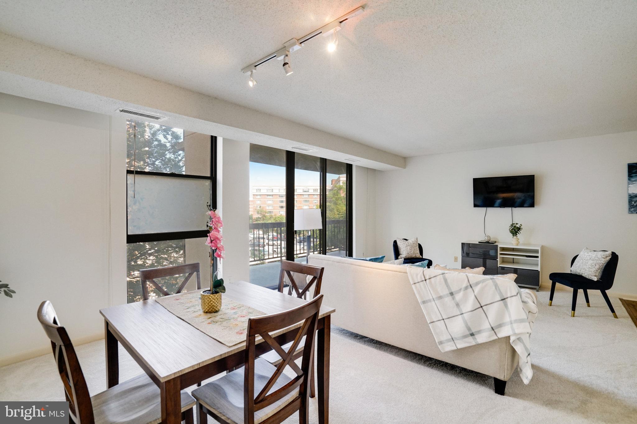 BARKLEY CONDO - Residential