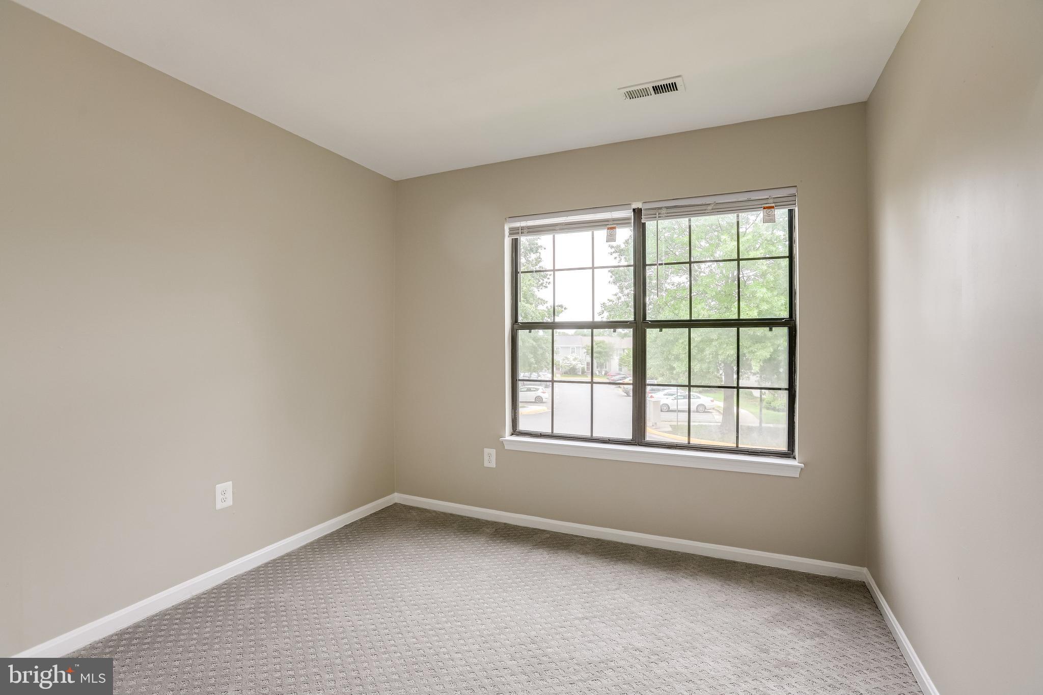 LONGSTREET COMMONS - Residential