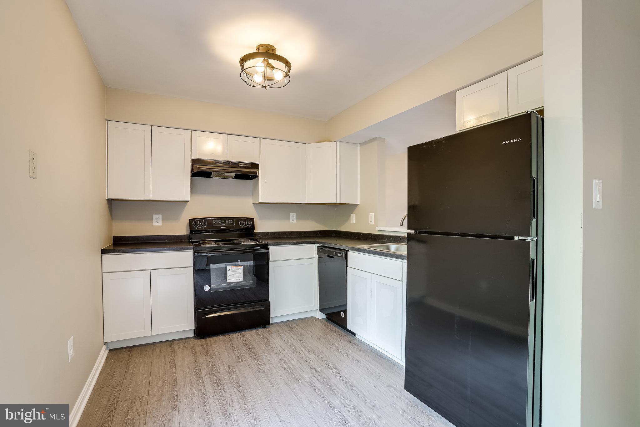 LONGSTREET COMMONS - Residential