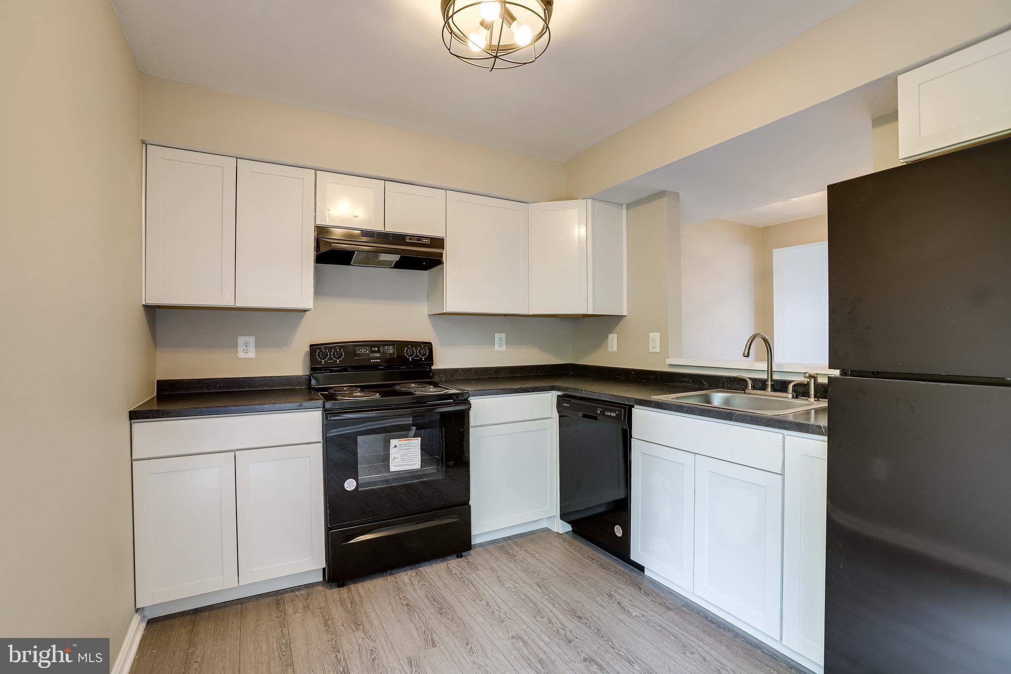 LONGSTREET COMMONS - Residential