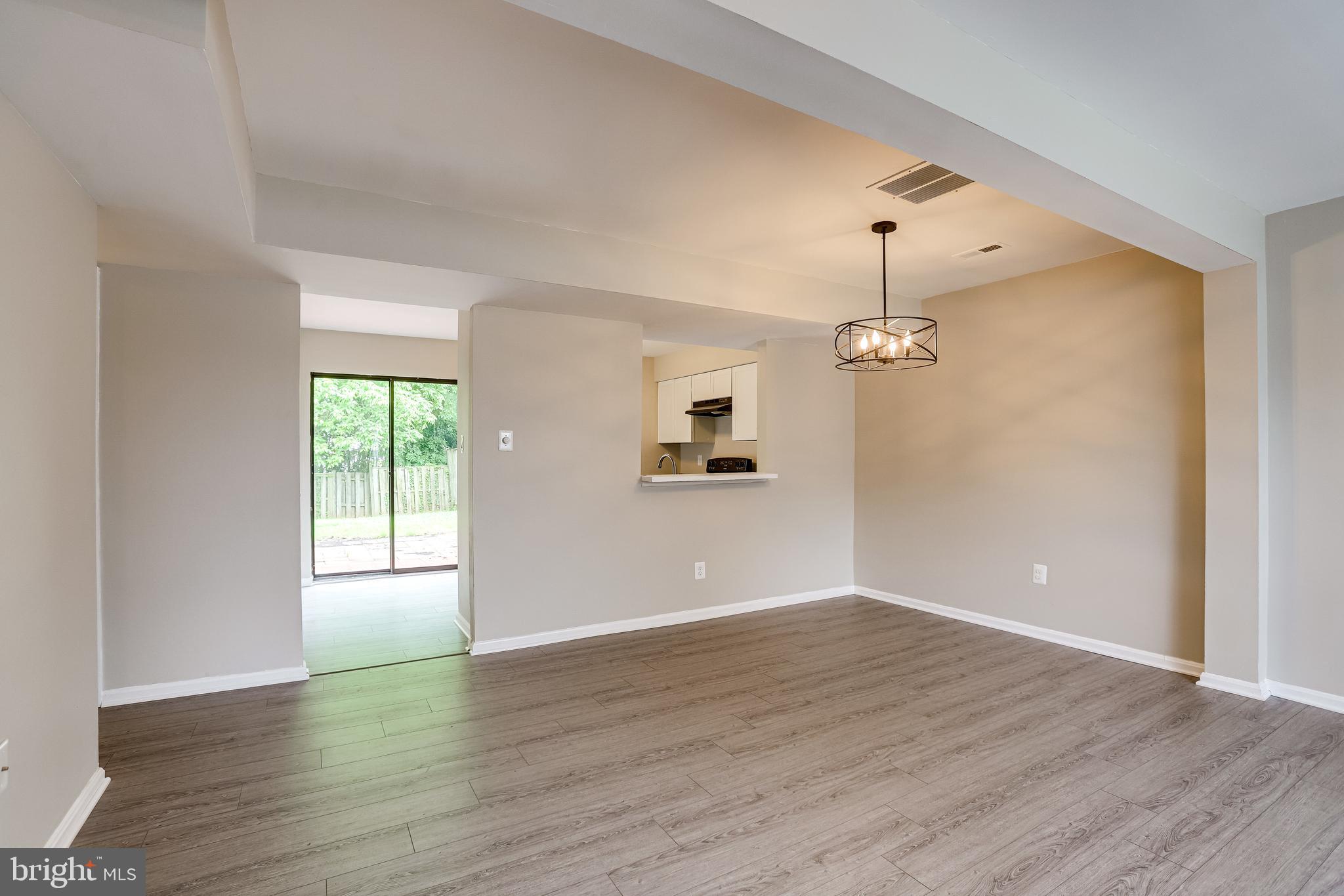 LONGSTREET COMMONS - Residential