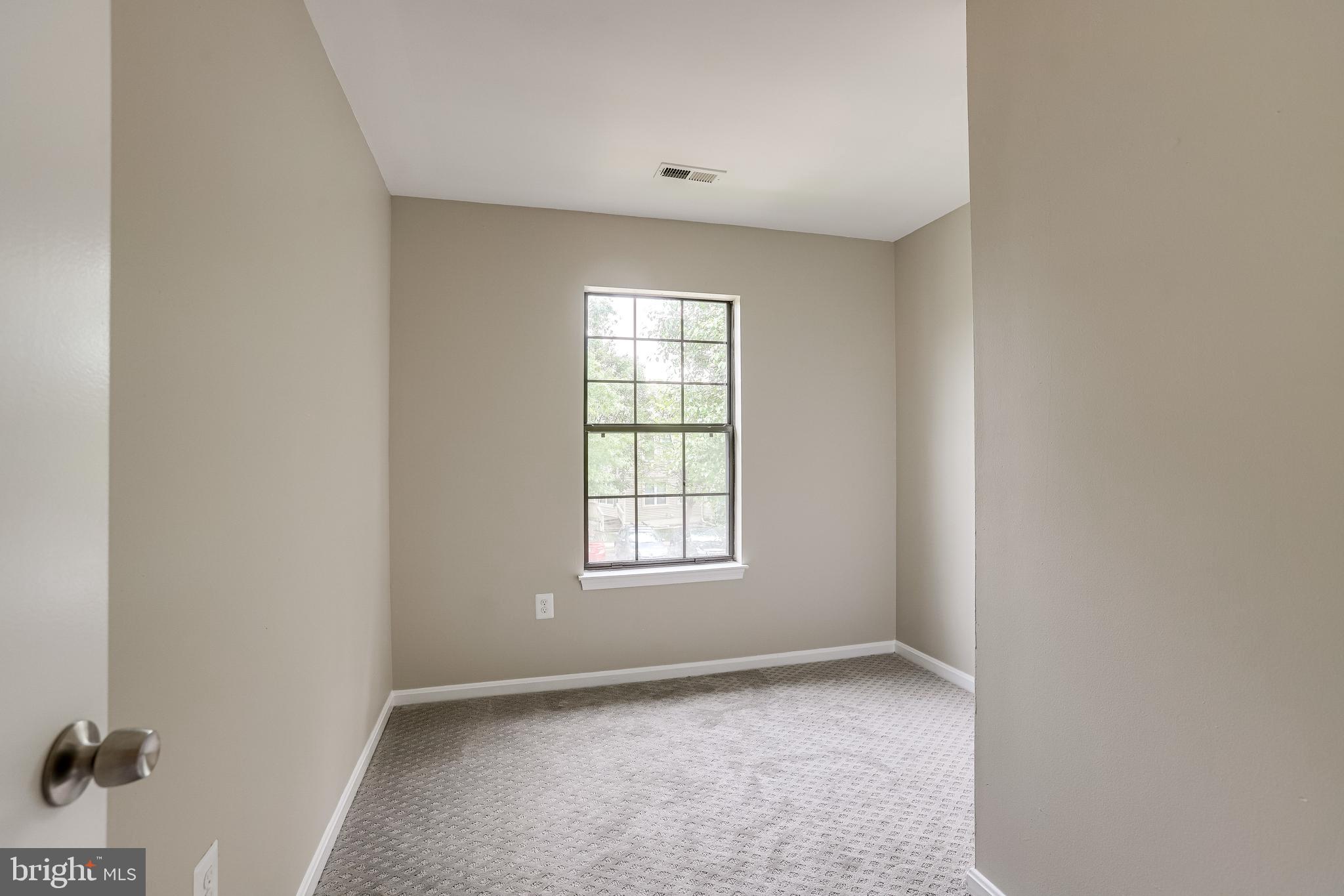 LONGSTREET COMMONS - Residential