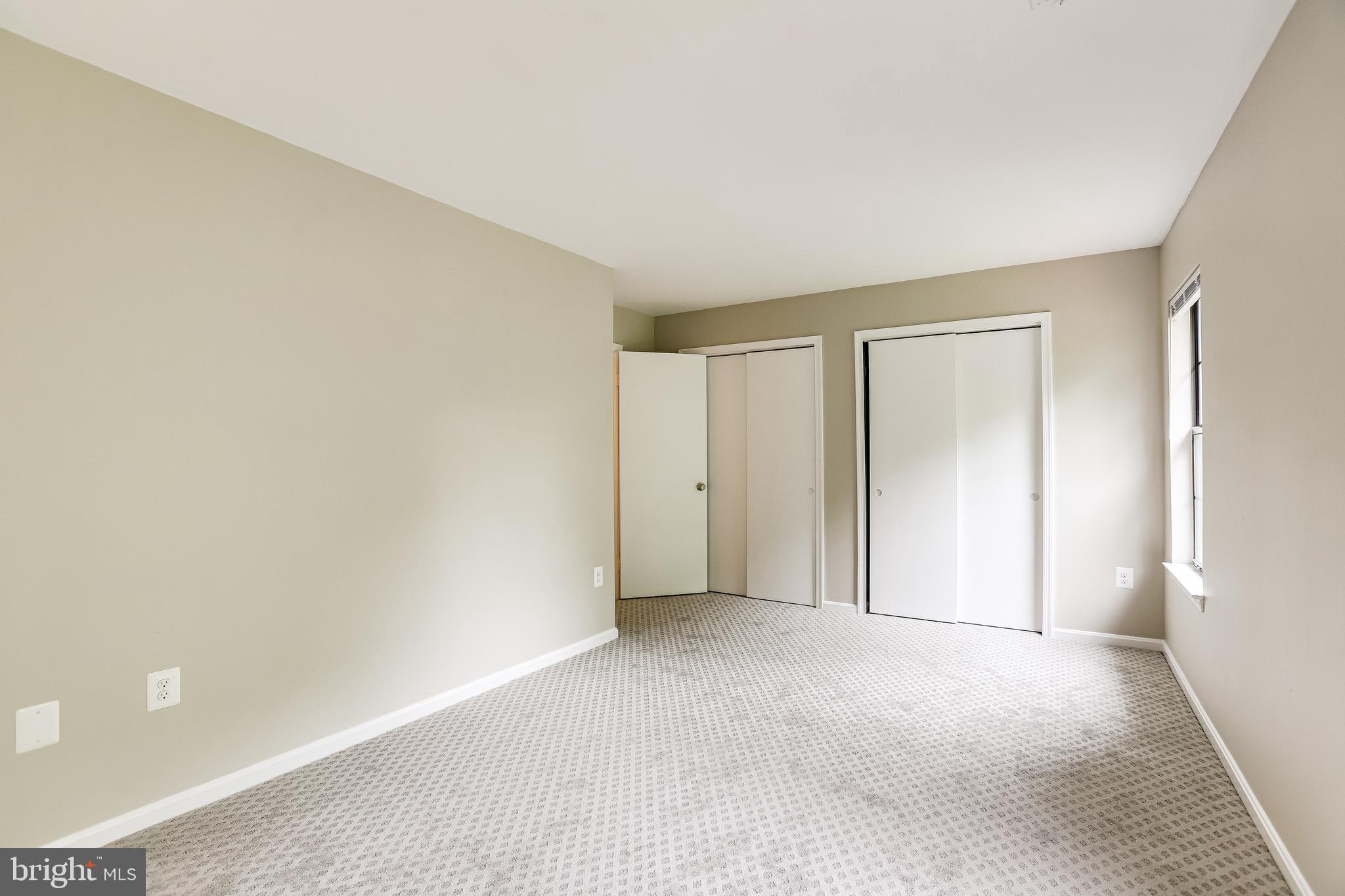 LONGSTREET COMMONS - Residential